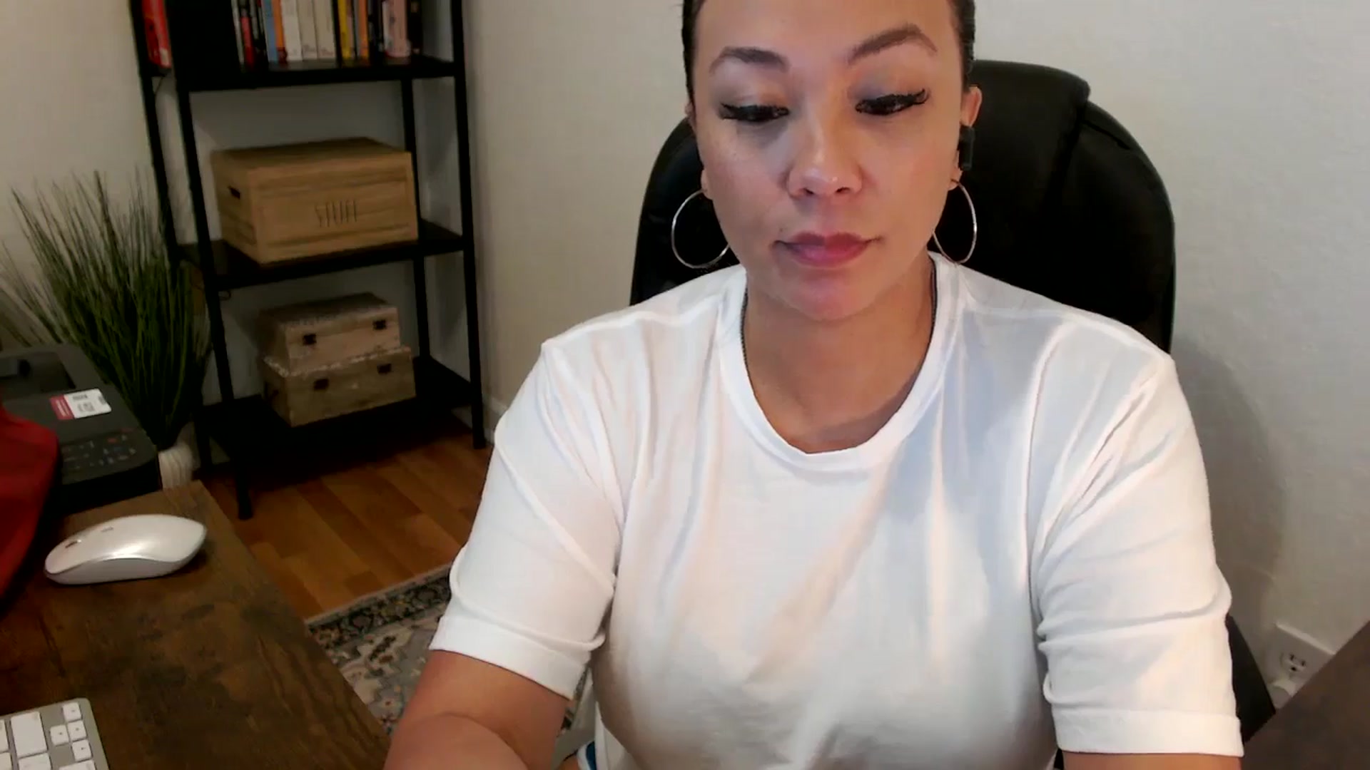 Gallery image thumbnail from MickaylaMoon's myfreecams stream on, 07/25/2024, 19:05 image 20 of 20