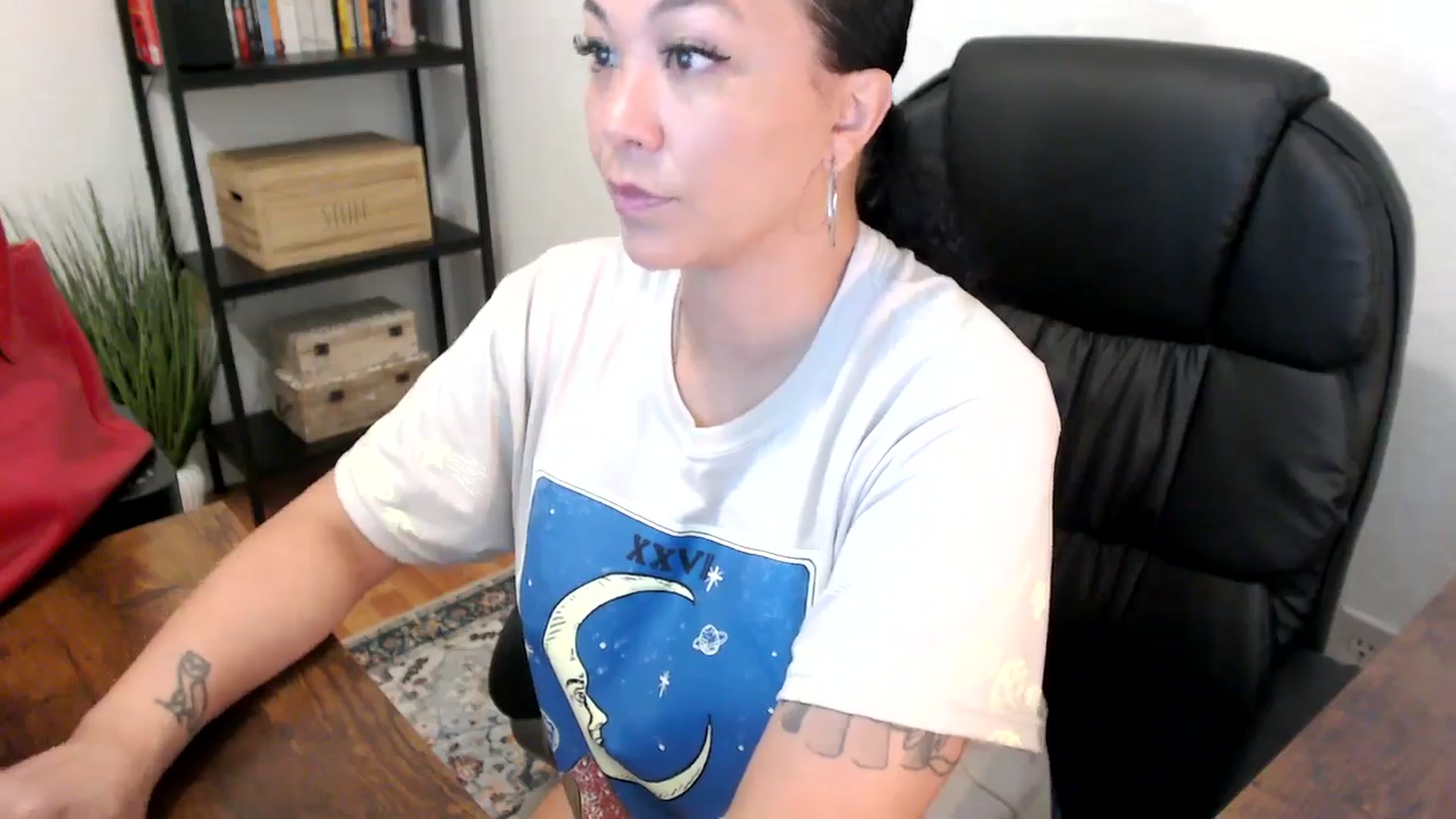 Gallery image thumbnail from MickaylaMoon's myfreecams stream on, 07/26/2024, 14:15 image 12 of 20