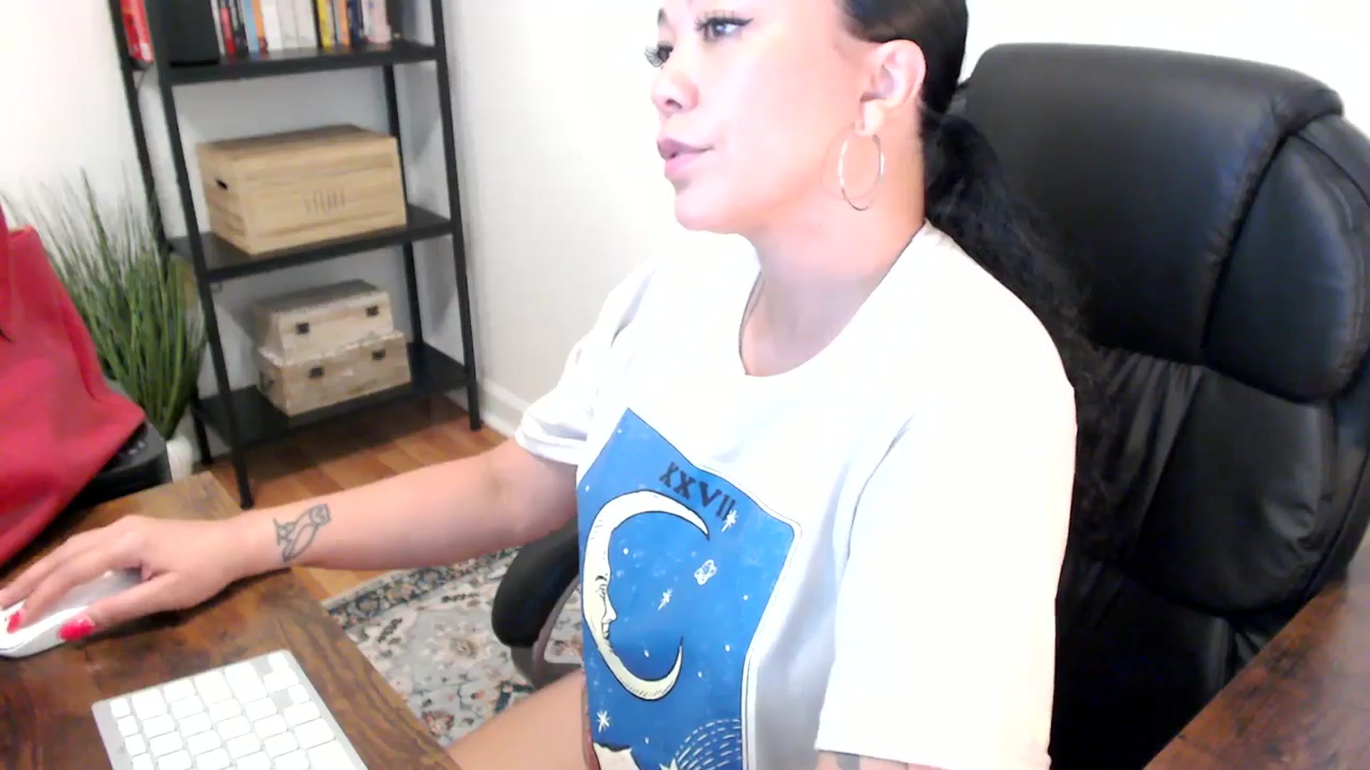Gallery image thumbnail from MickaylaMoon's myfreecams stream on, 07/26/2024, 15:12 image 13 of 20