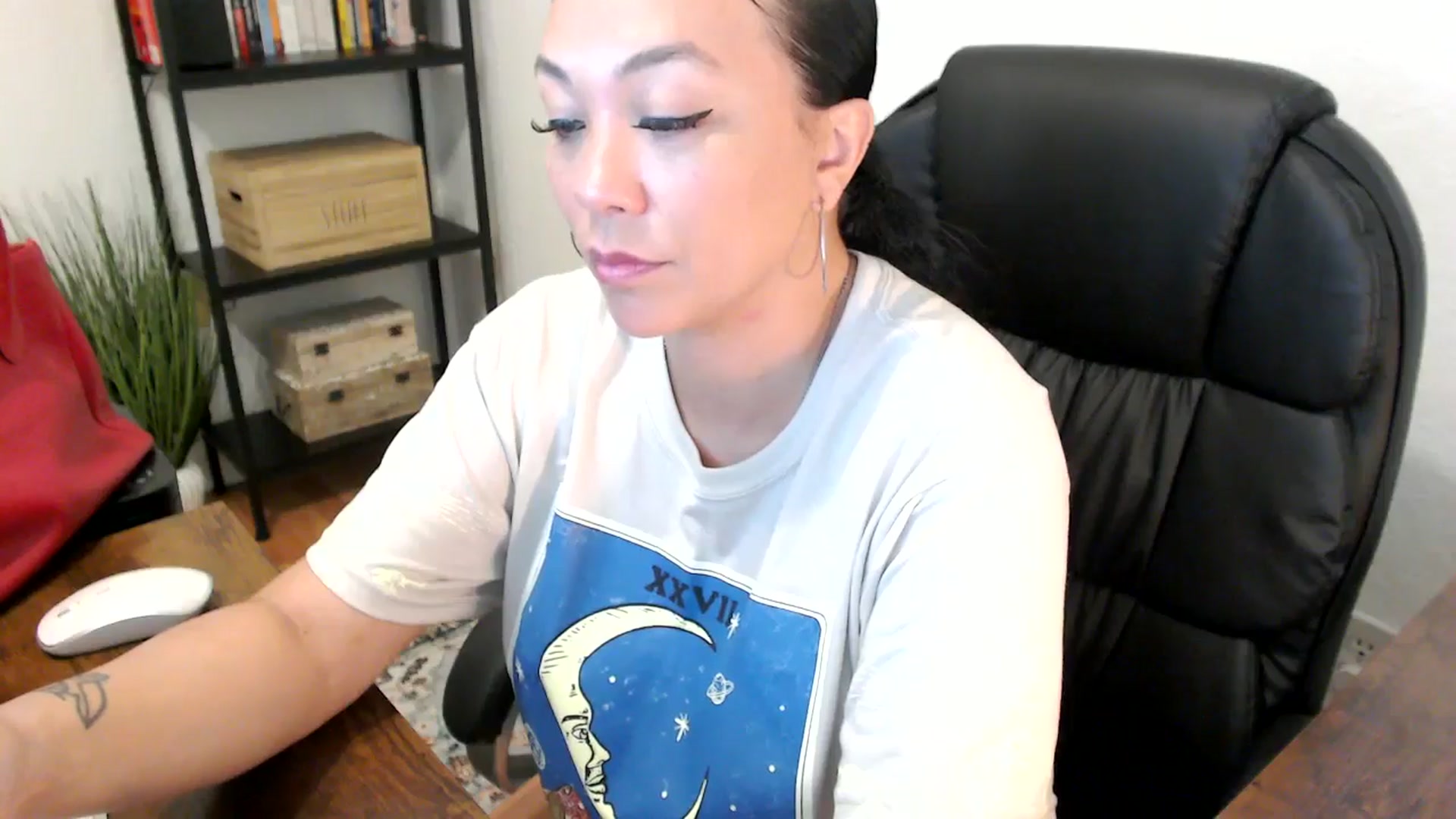 Gallery image thumbnail from MickaylaMoon's myfreecams stream on, 07/26/2024, 15:12 image 3 of 20
