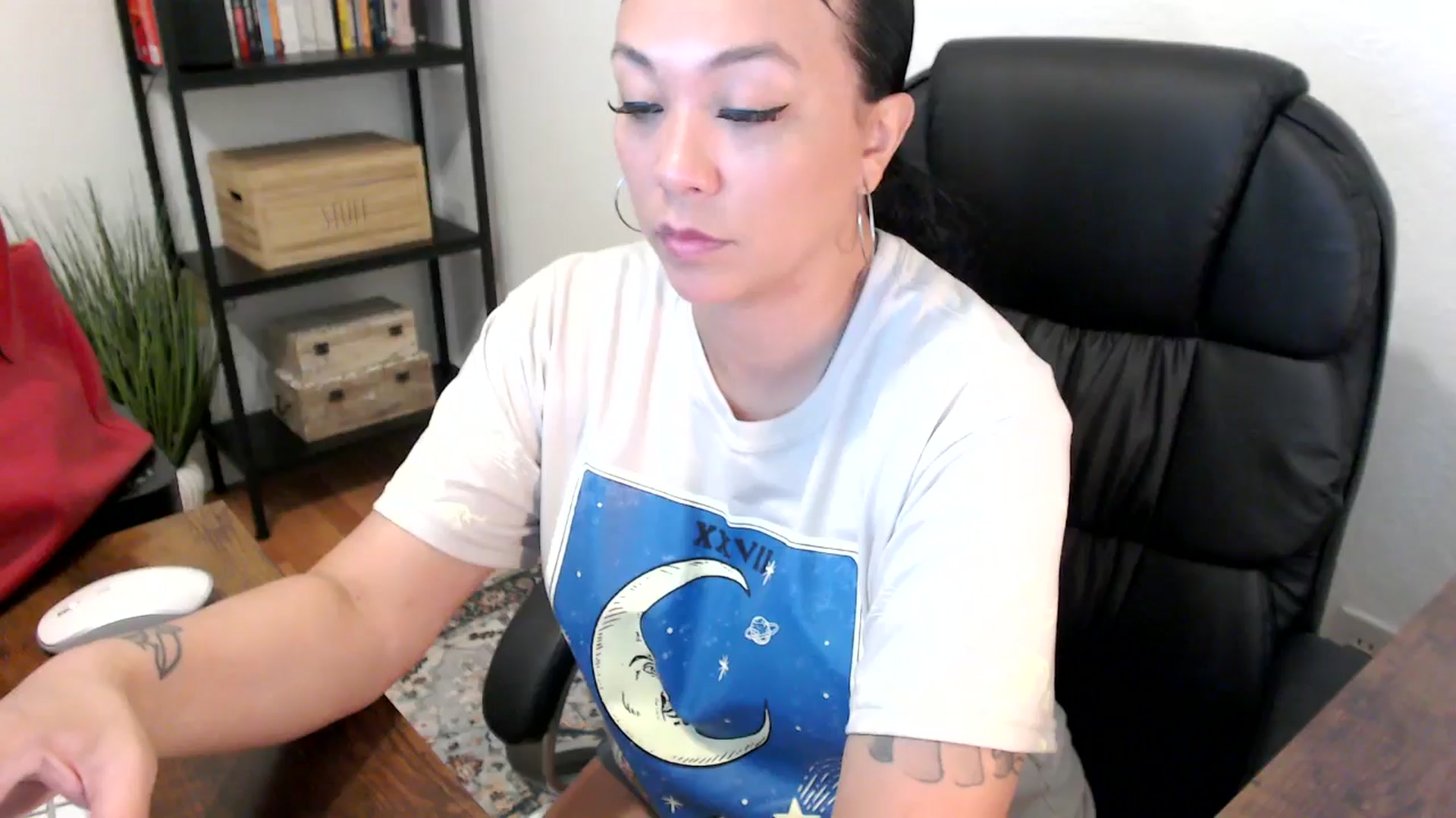 Gallery image thumbnail from MickaylaMoon's myfreecams stream on, 07/26/2024, 15:12 image 1 of 20
