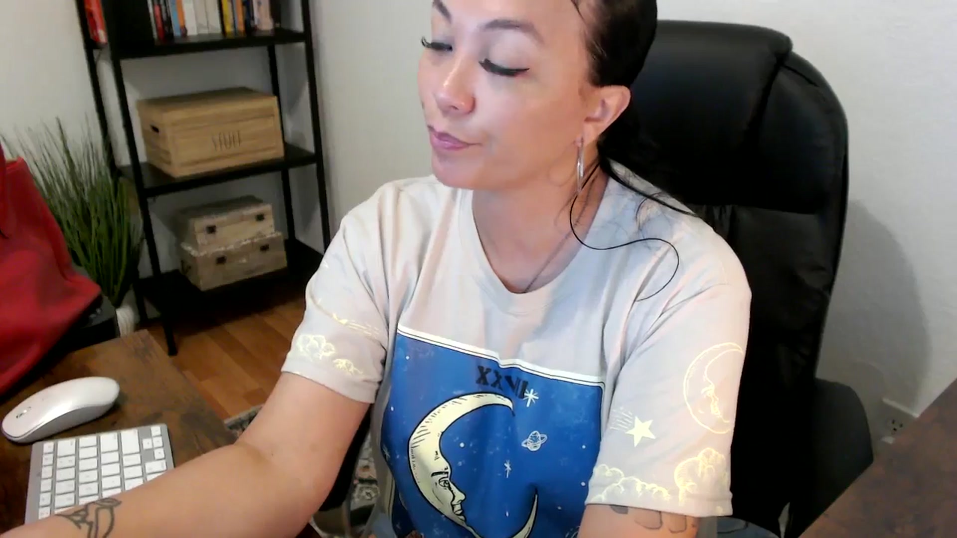Gallery image thumbnail from MickaylaMoon's myfreecams stream on, 07/26/2024, 15:37 image 12 of 20