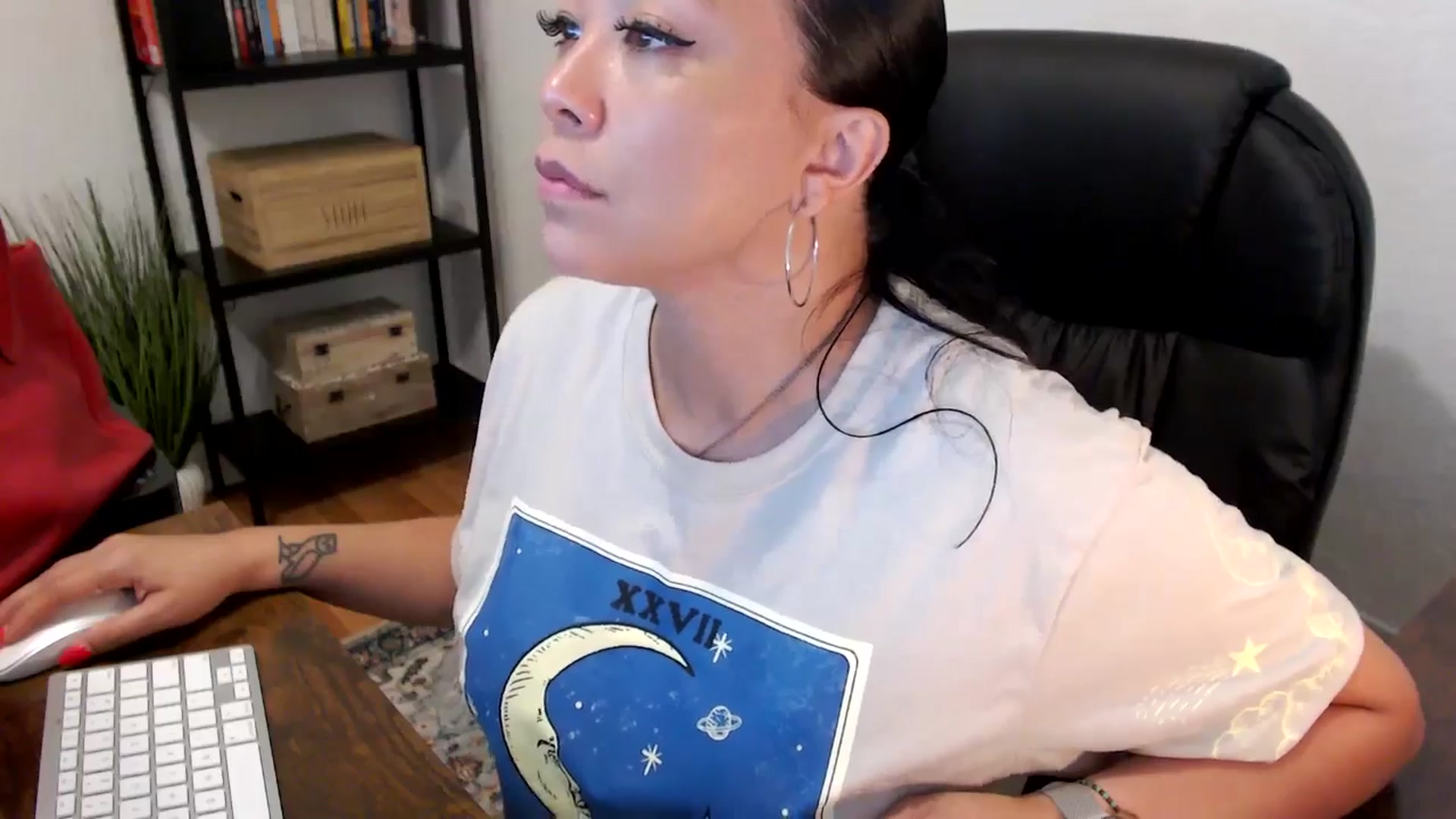 Gallery image thumbnail from MickaylaMoon's myfreecams stream on, 07/26/2024, 15:37 image 14 of 20