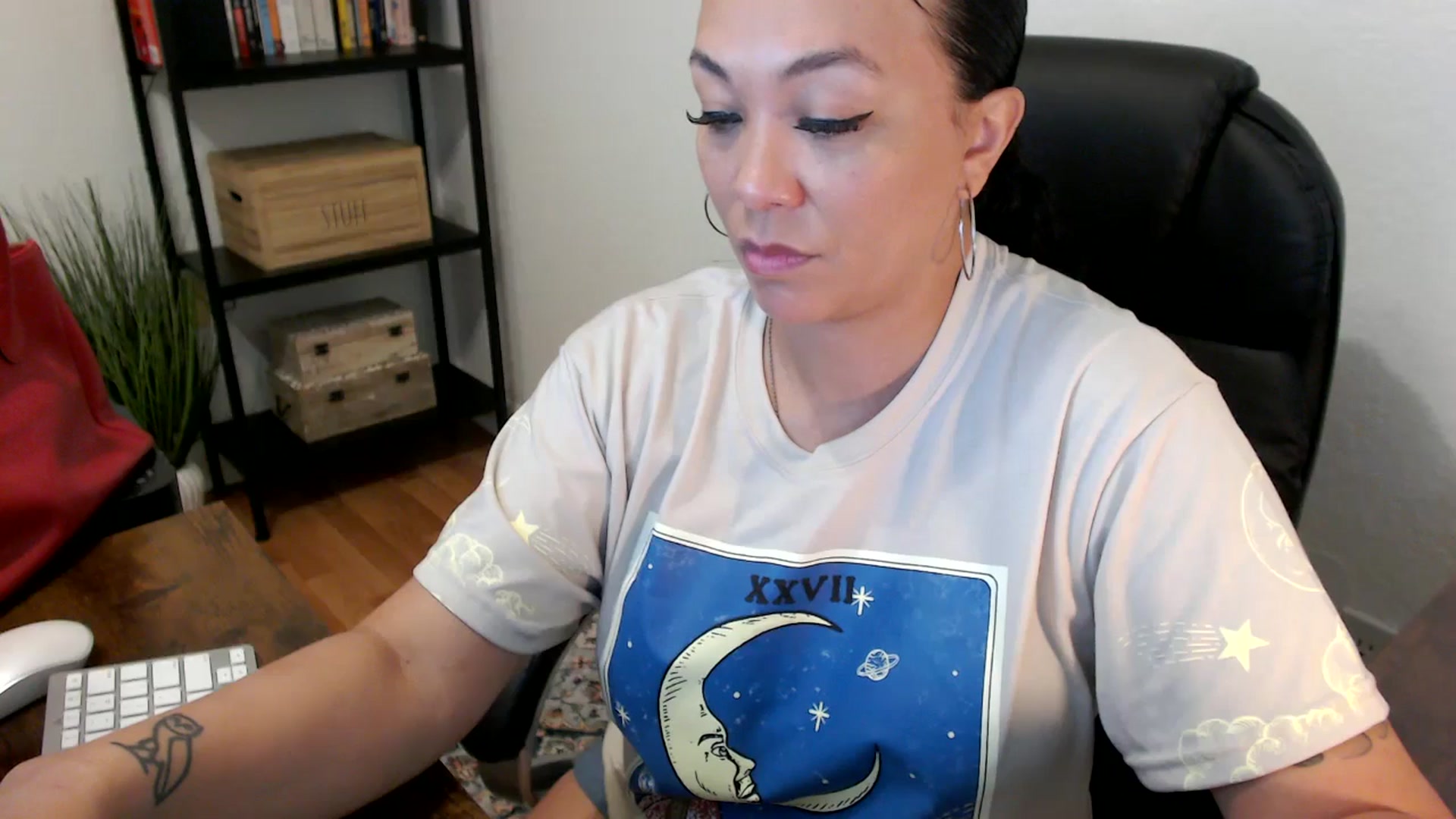 Gallery image thumbnail from MickaylaMoon's myfreecams stream on, 07/26/2024, 15:37 image 3 of 20