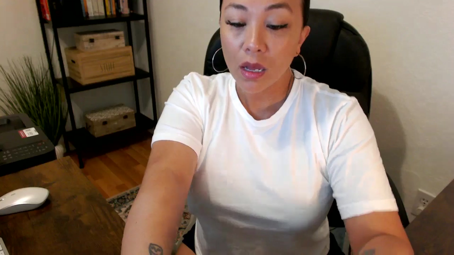 Gallery image thumbnail from MickaylaMoon's myfreecams stream on, 07/29/2024, 14:38 image 12 of 20