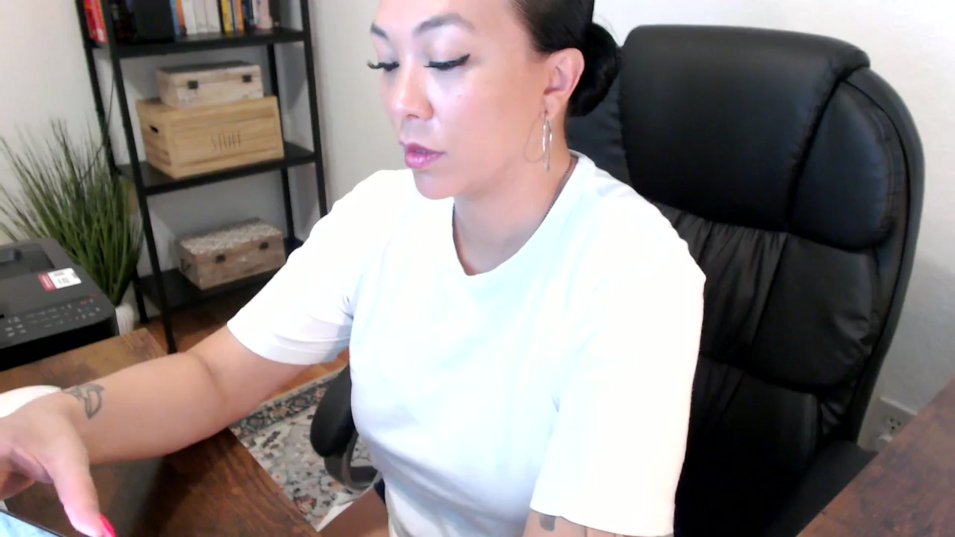 Gallery image thumbnail from MickaylaMoon's myfreecams stream on, 07/29/2024, 15:21 image 7 of 20