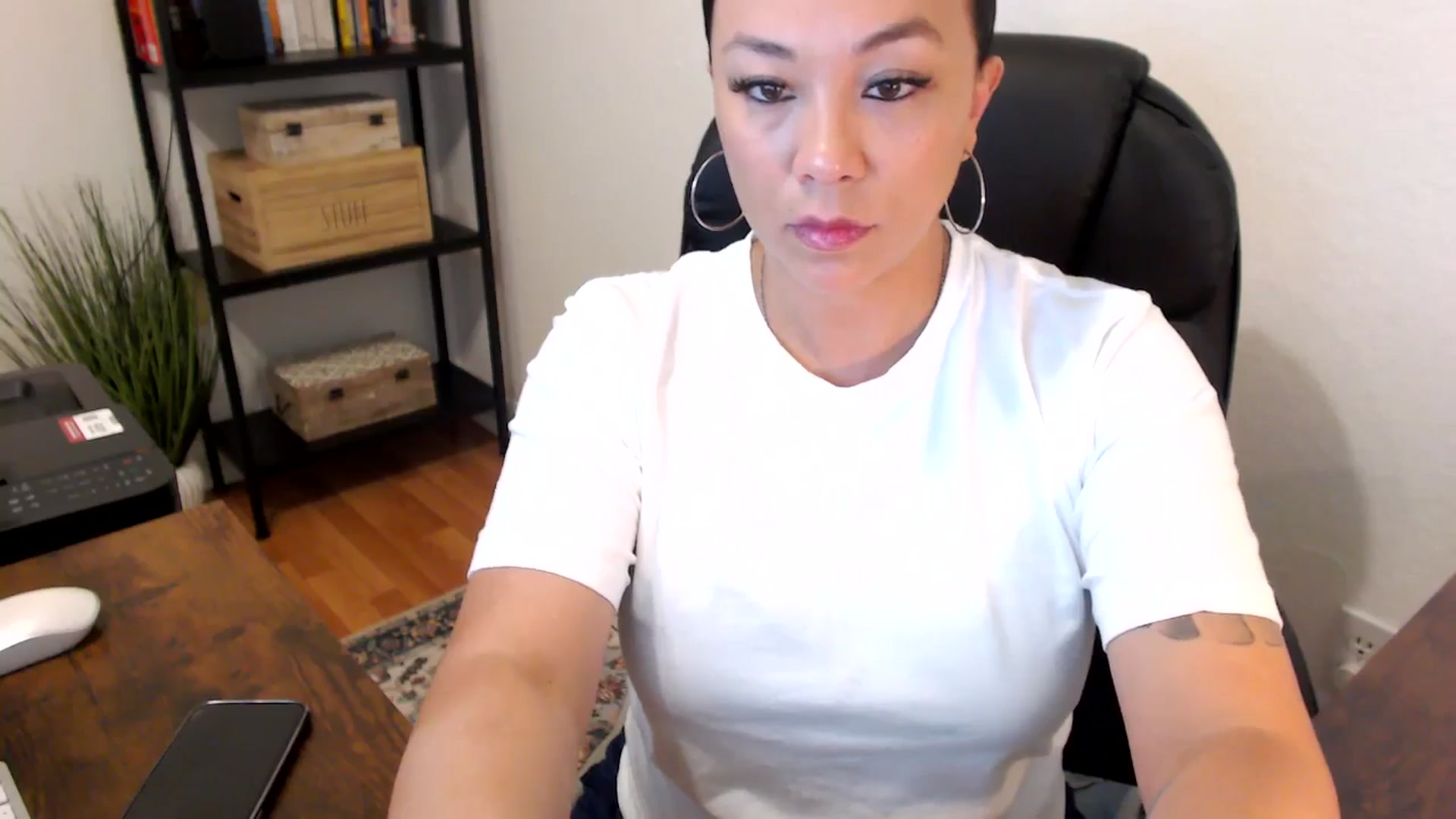 Gallery image thumbnail from MickaylaMoon's myfreecams stream on, 07/29/2024, 15:21 image 4 of 20