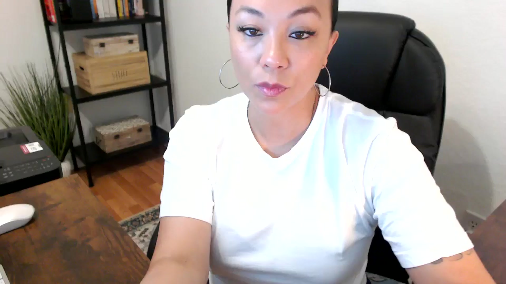 Gallery image thumbnail from MickaylaMoon's myfreecams stream on, 07/29/2024, 15:21 image 19 of 20
