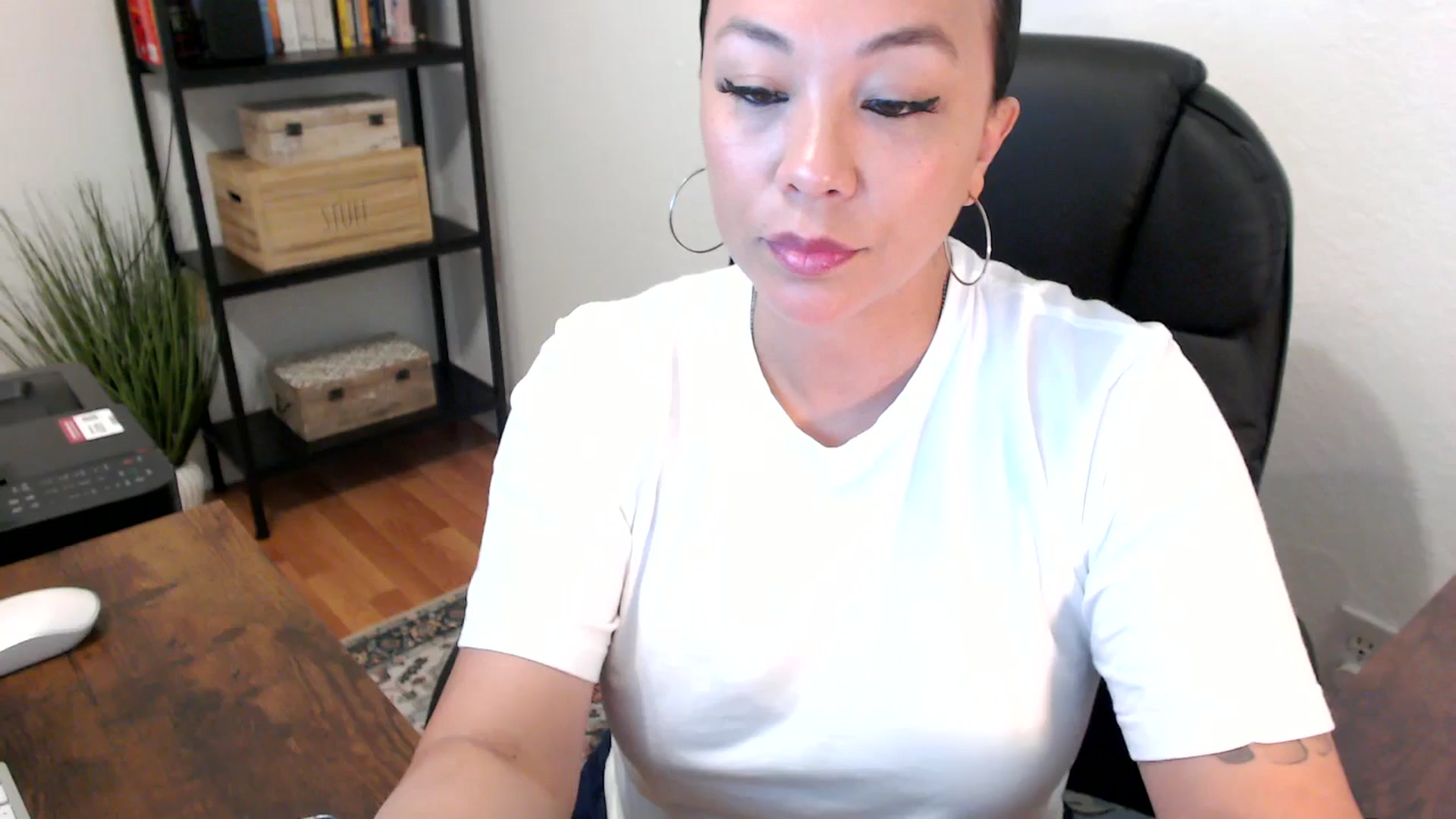 Gallery image thumbnail from MickaylaMoon's myfreecams stream on, 07/29/2024, 15:21 image 8 of 20