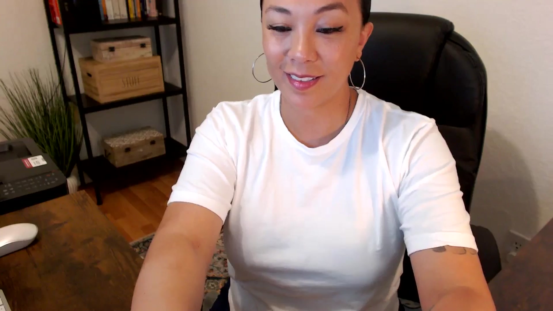Gallery image thumbnail from MickaylaMoon's myfreecams stream on, 07/29/2024, 15:21 image 14 of 20