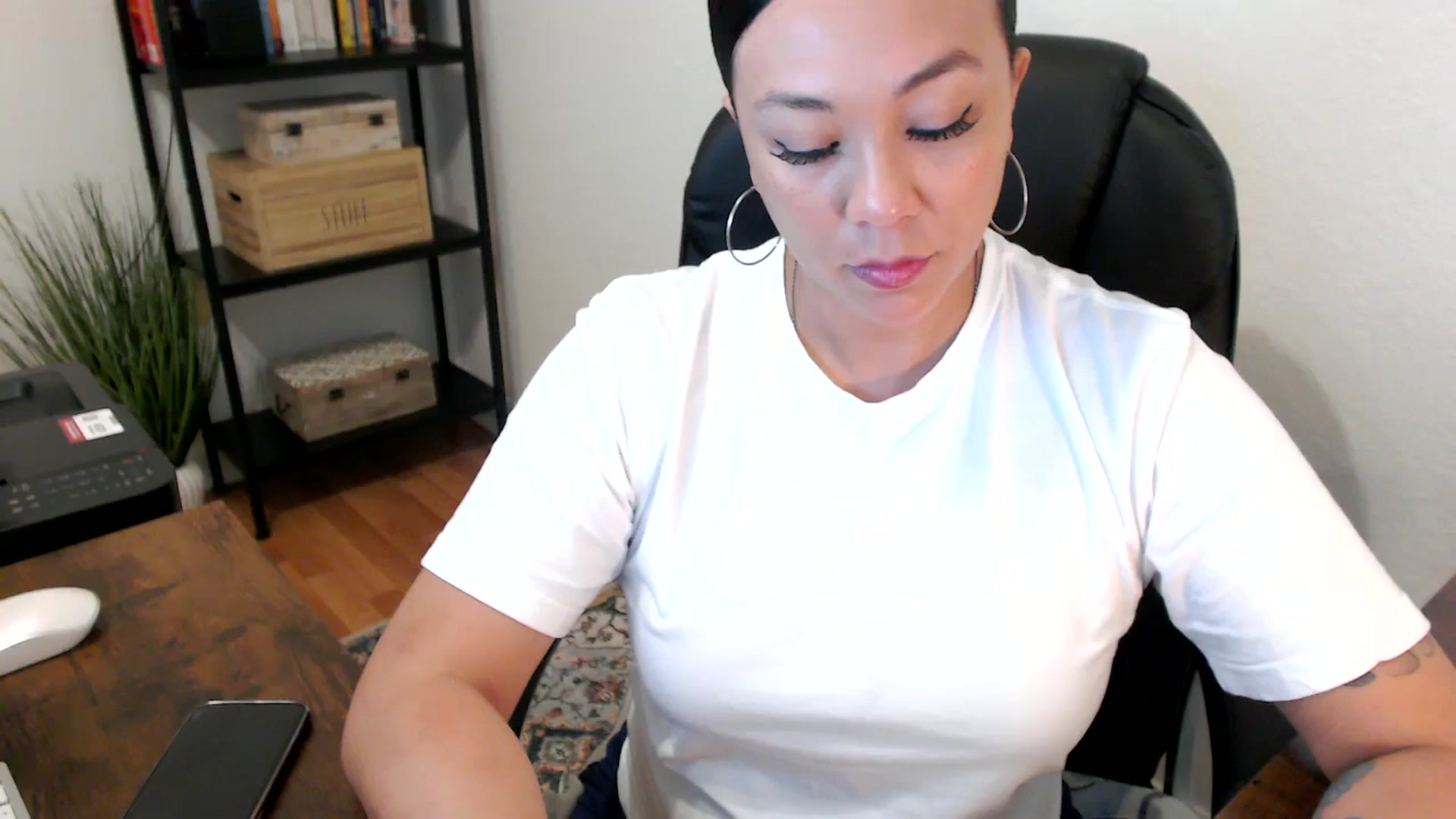 Gallery image thumbnail from MickaylaMoon's myfreecams stream on, 07/29/2024, 15:21 image 6 of 20