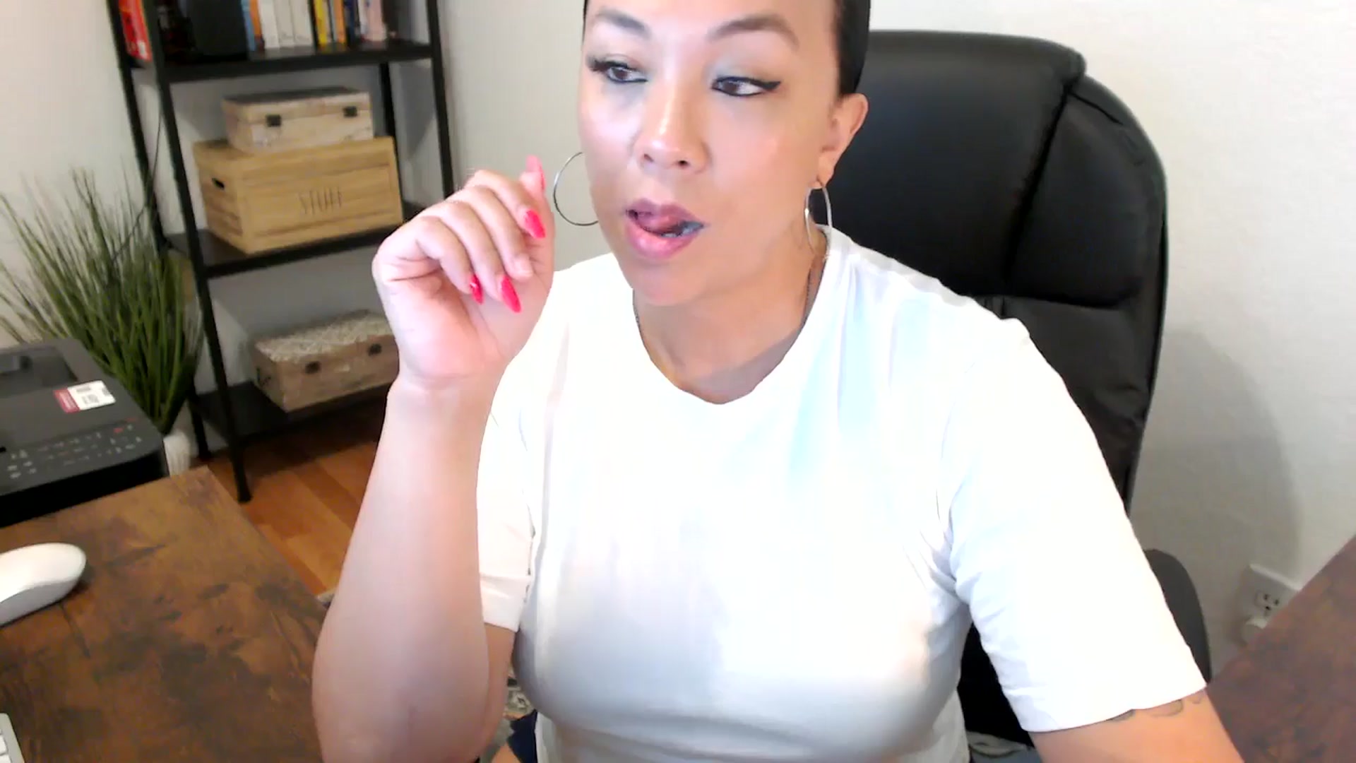 Gallery image thumbnail from MickaylaMoon's myfreecams stream on, 07/29/2024, 15:52 image 9 of 20