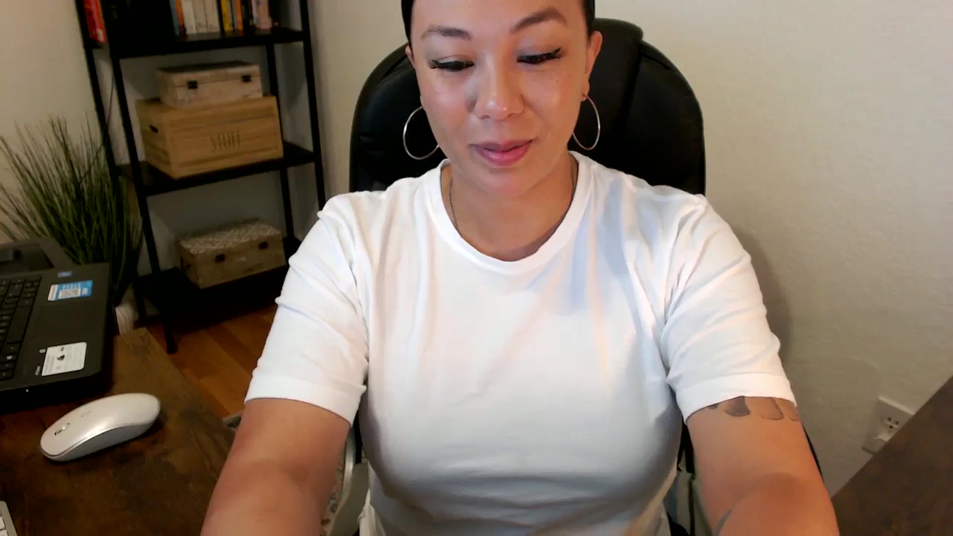 Gallery image thumbnail from MickaylaMoon's myfreecams stream on, 07/29/2024, 15:52 image 19 of 20
