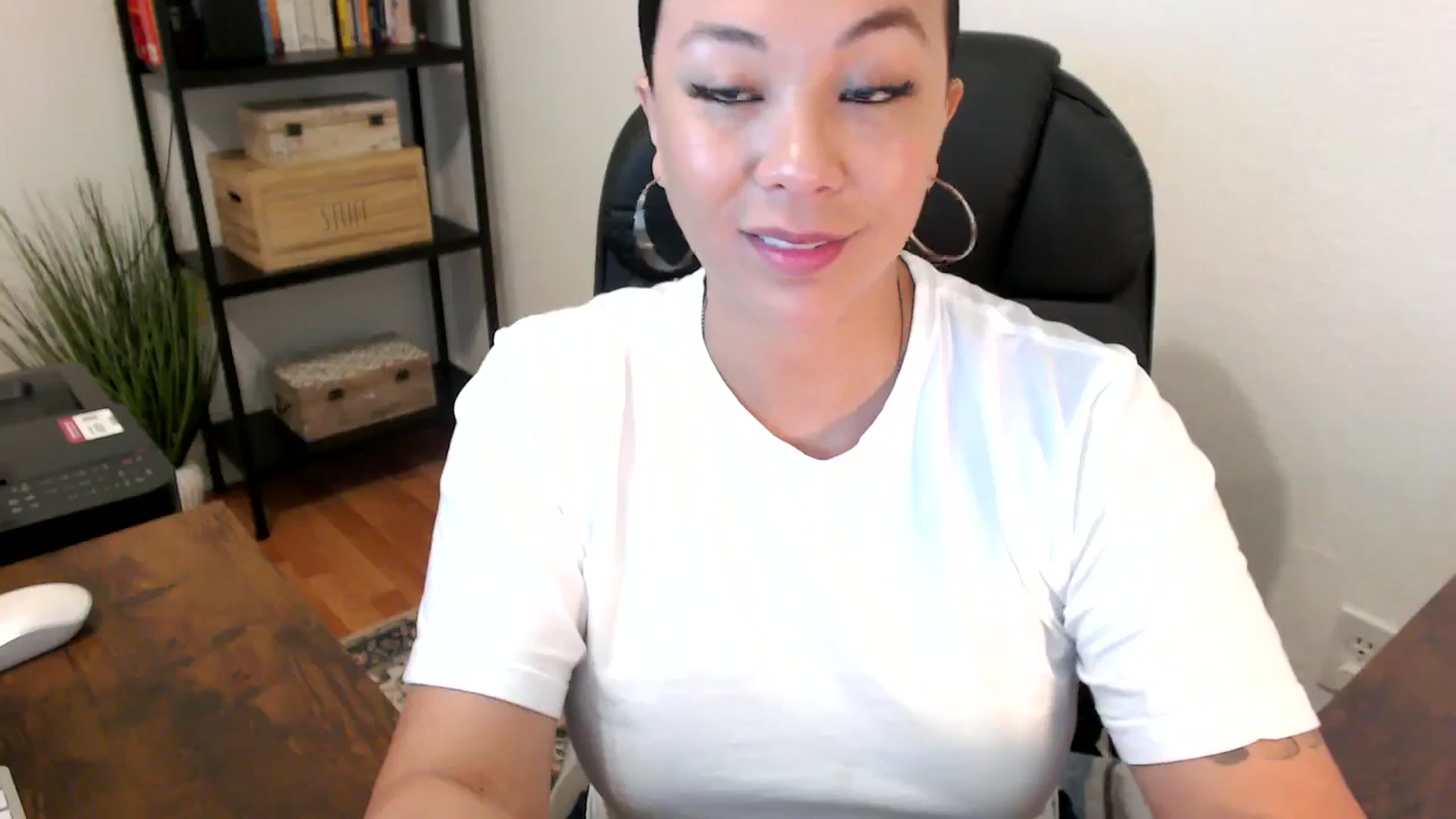 Gallery image thumbnail from MickaylaMoon's myfreecams stream on, 07/29/2024, 15:52 image 10 of 20