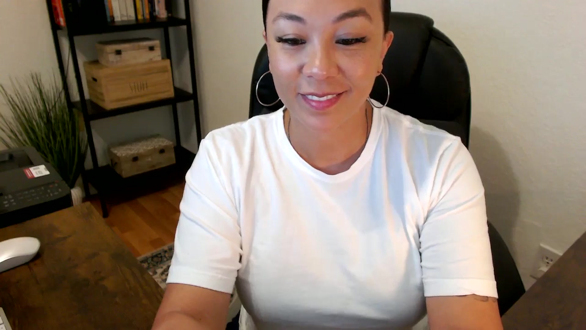 Gallery image thumbnail from MickaylaMoon's myfreecams stream on, 07/29/2024, 15:52 image 2 of 20