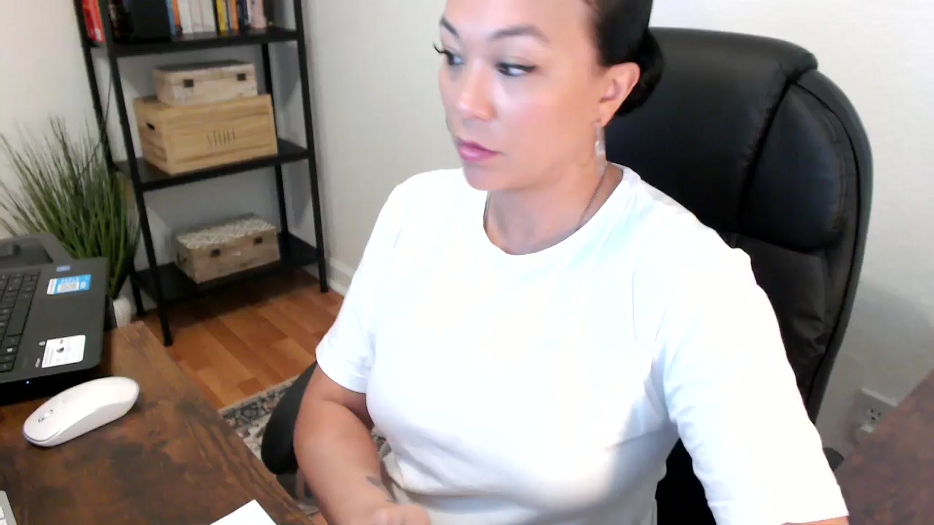 Gallery image thumbnail from MickaylaMoon's myfreecams stream on, 07/29/2024, 16:42 image 11 of 20