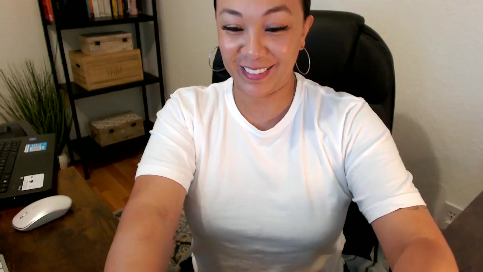 Gallery image thumbnail from MickaylaMoon's myfreecams stream on, 07/29/2024, 16:42 image 8 of 20