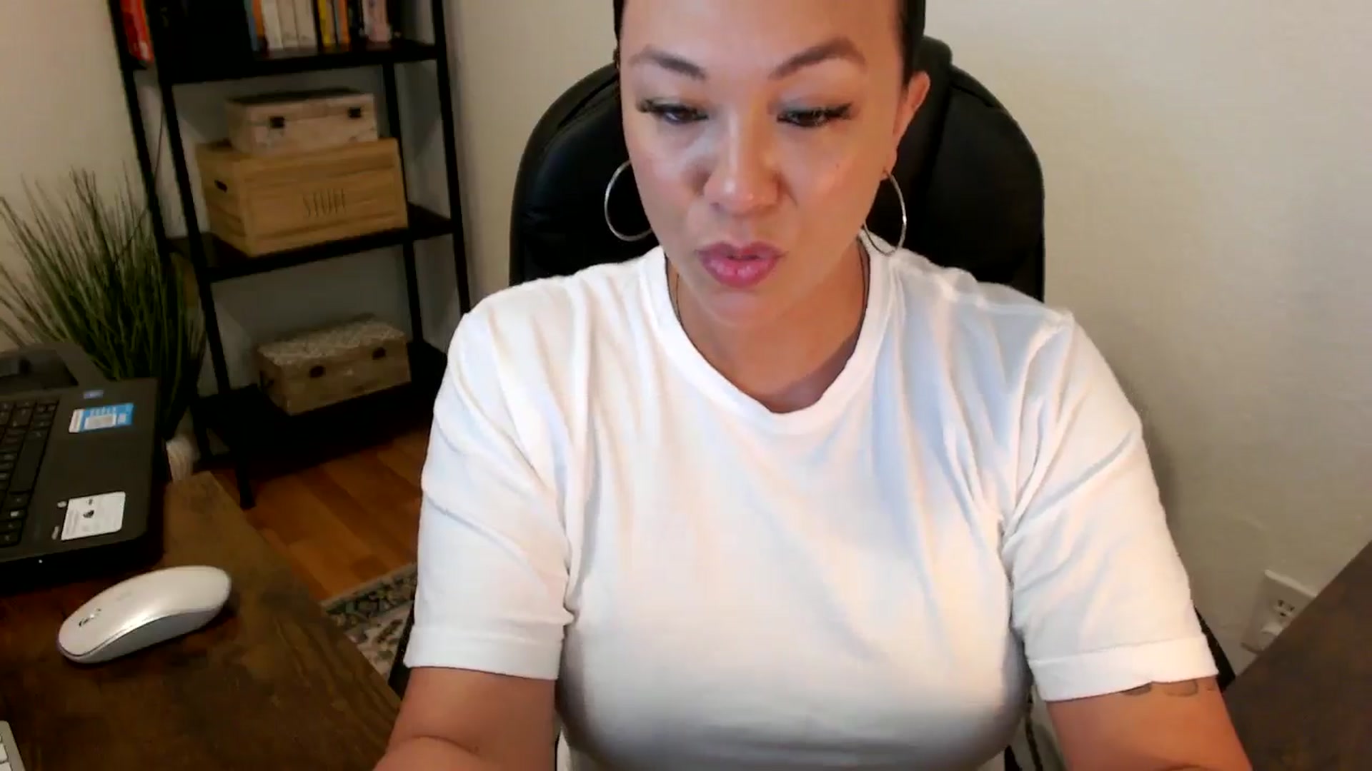 Gallery image thumbnail from MickaylaMoon's myfreecams stream on, 07/29/2024, 16:42 image 4 of 20