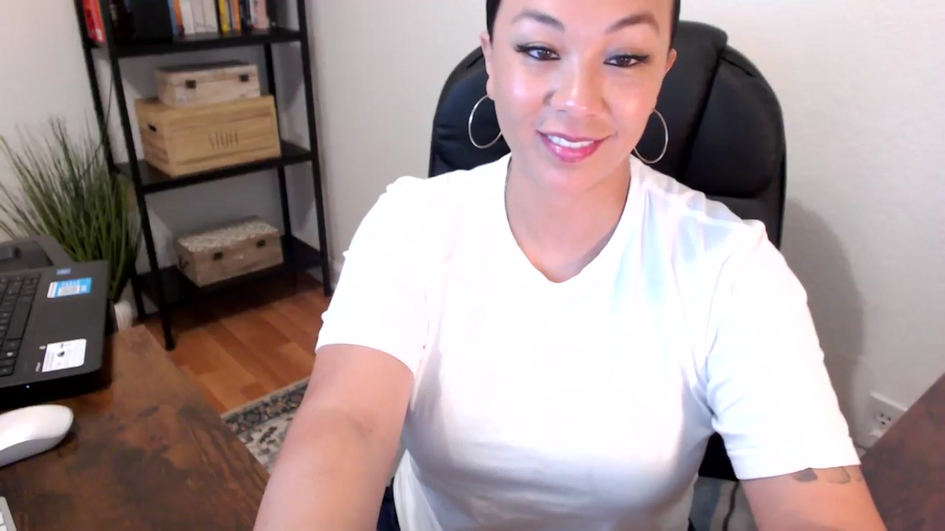 Gallery image thumbnail from MickaylaMoon's myfreecams stream on, 07/29/2024, 17:08 image 18 of 20
