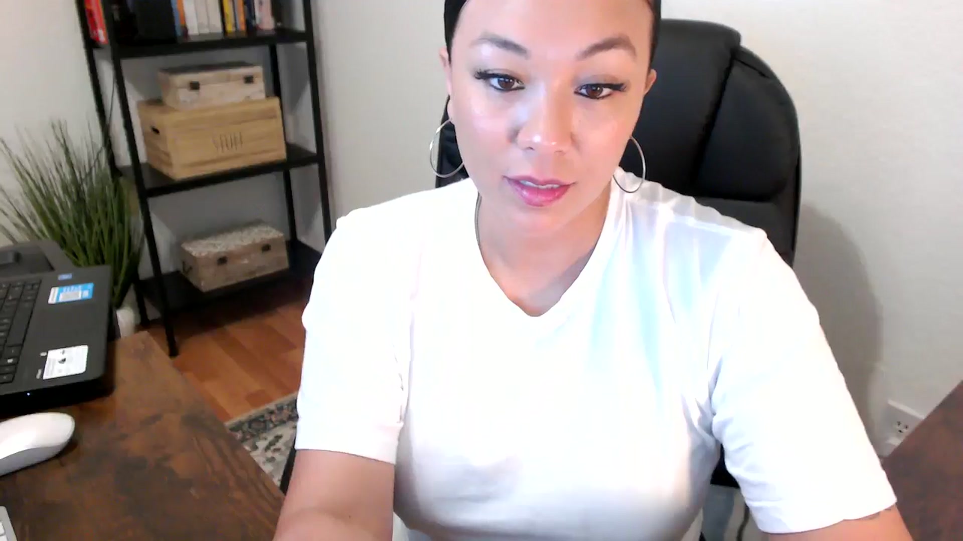 Gallery image thumbnail from MickaylaMoon's myfreecams stream on, 07/29/2024, 17:08 image 17 of 20