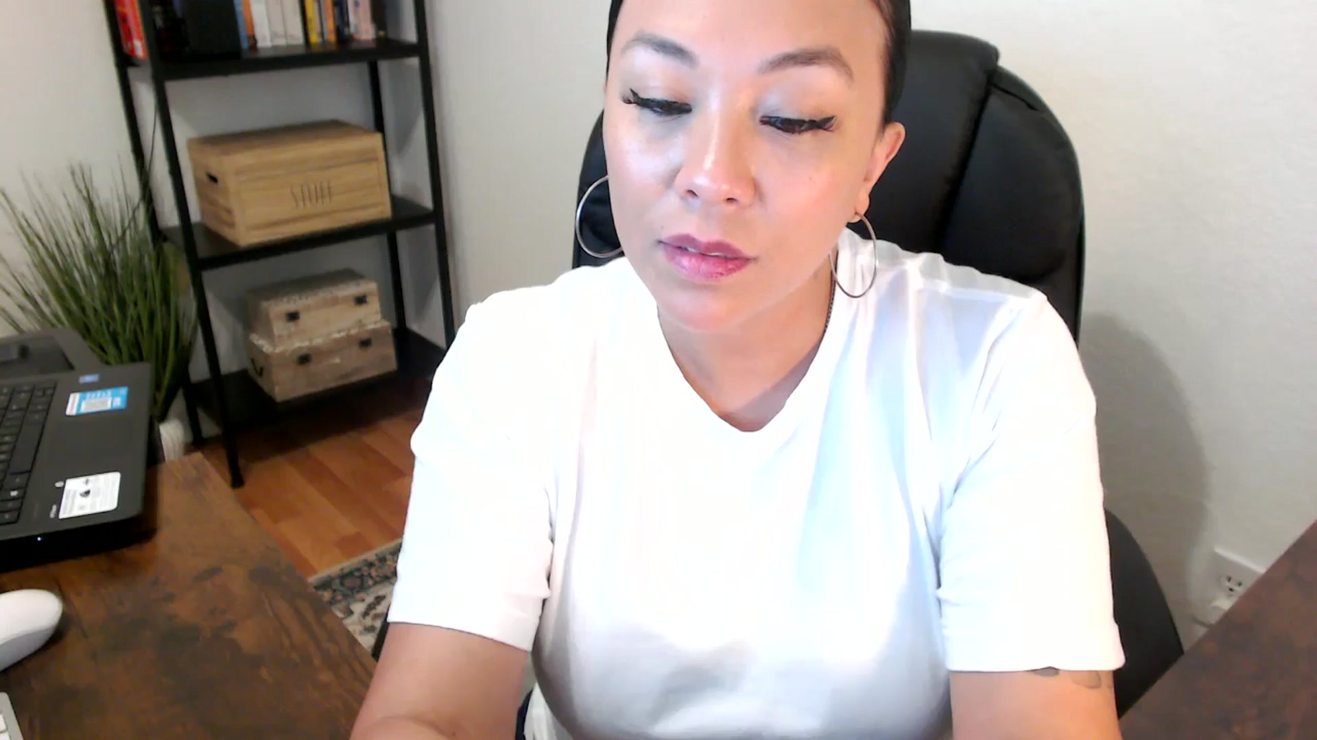 Gallery image thumbnail from MickaylaMoon's myfreecams stream on, 07/29/2024, 18:33 image 16 of 20