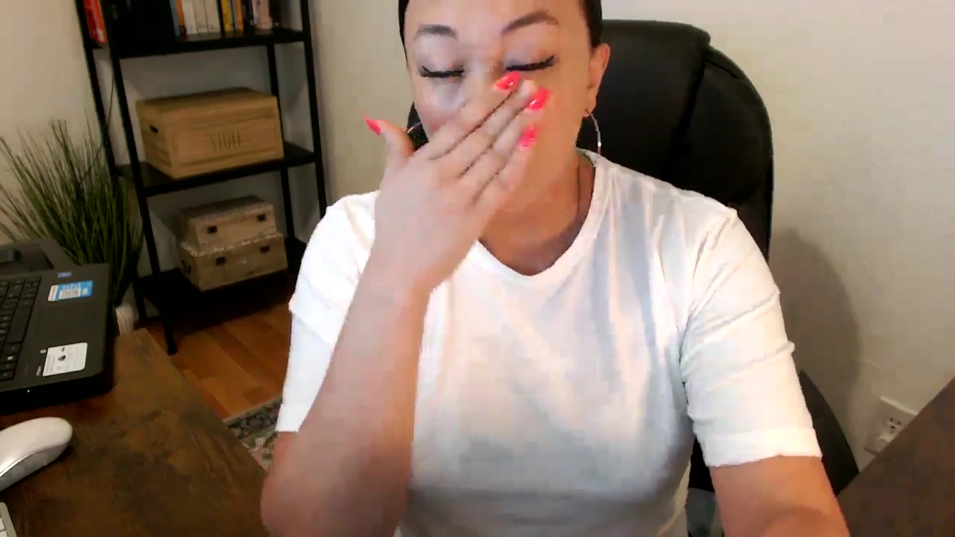 Gallery image thumbnail from MickaylaMoon's myfreecams stream on, 07/29/2024, 18:33 image 7 of 20