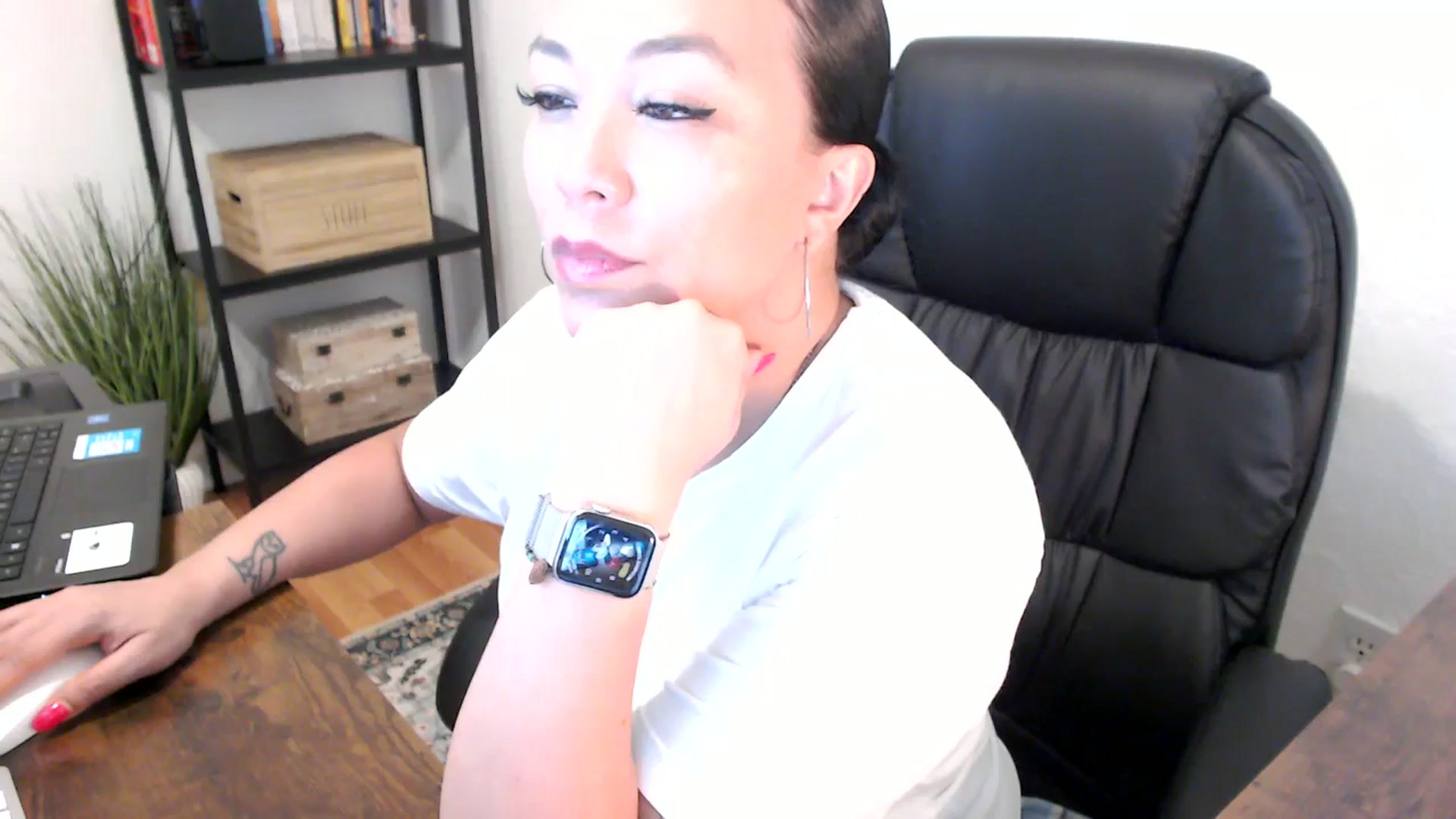 Gallery image thumbnail from MickaylaMoon's myfreecams stream on, 07/29/2024, 18:33 image 11 of 20