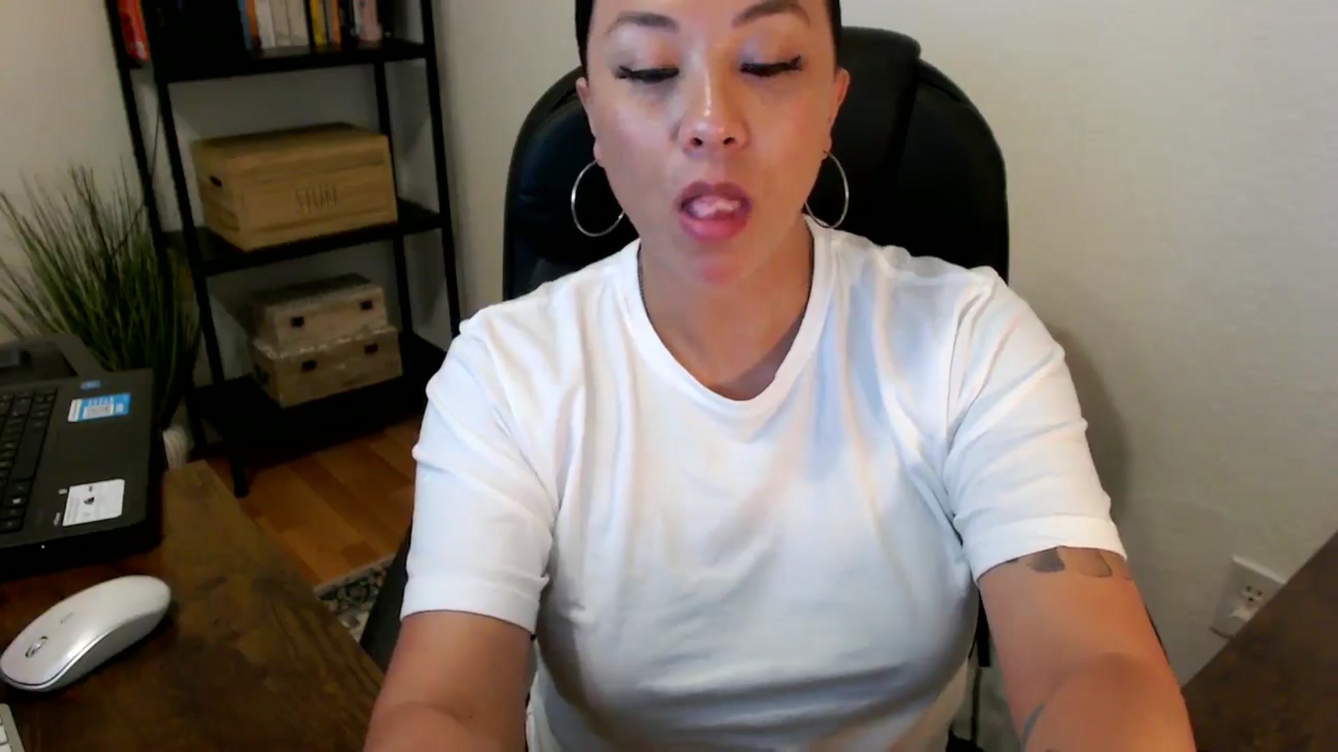 Gallery image thumbnail from MickaylaMoon's myfreecams stream on, 07/29/2024, 21:04 image 8 of 20