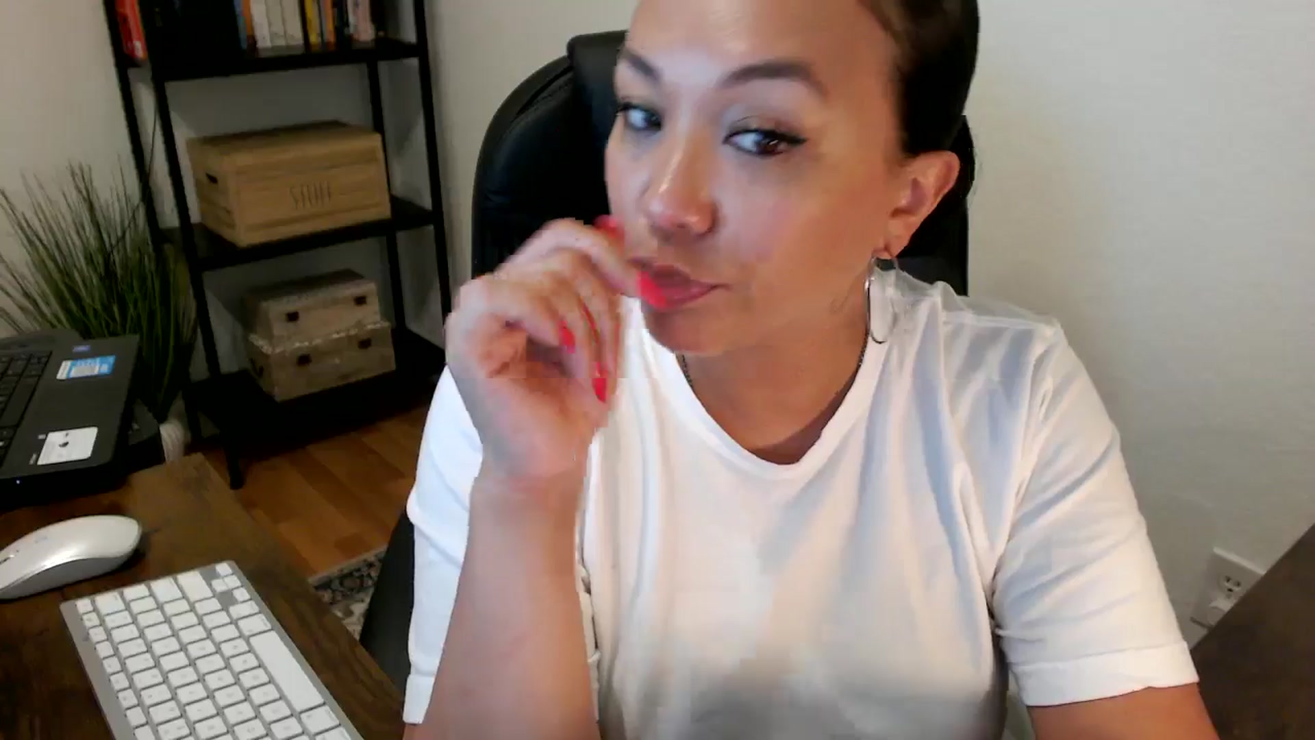 Gallery image thumbnail from MickaylaMoon's myfreecams stream on, 07/29/2024, 21:04 image 15 of 20