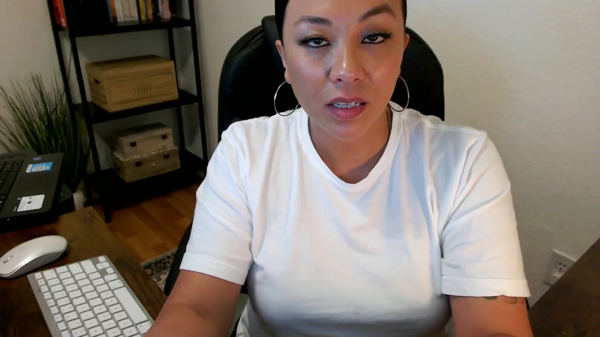 Gallery image thumbnail from MickaylaMoon's myfreecams stream on, 07/29/2024, 21:04 image 17 of 20