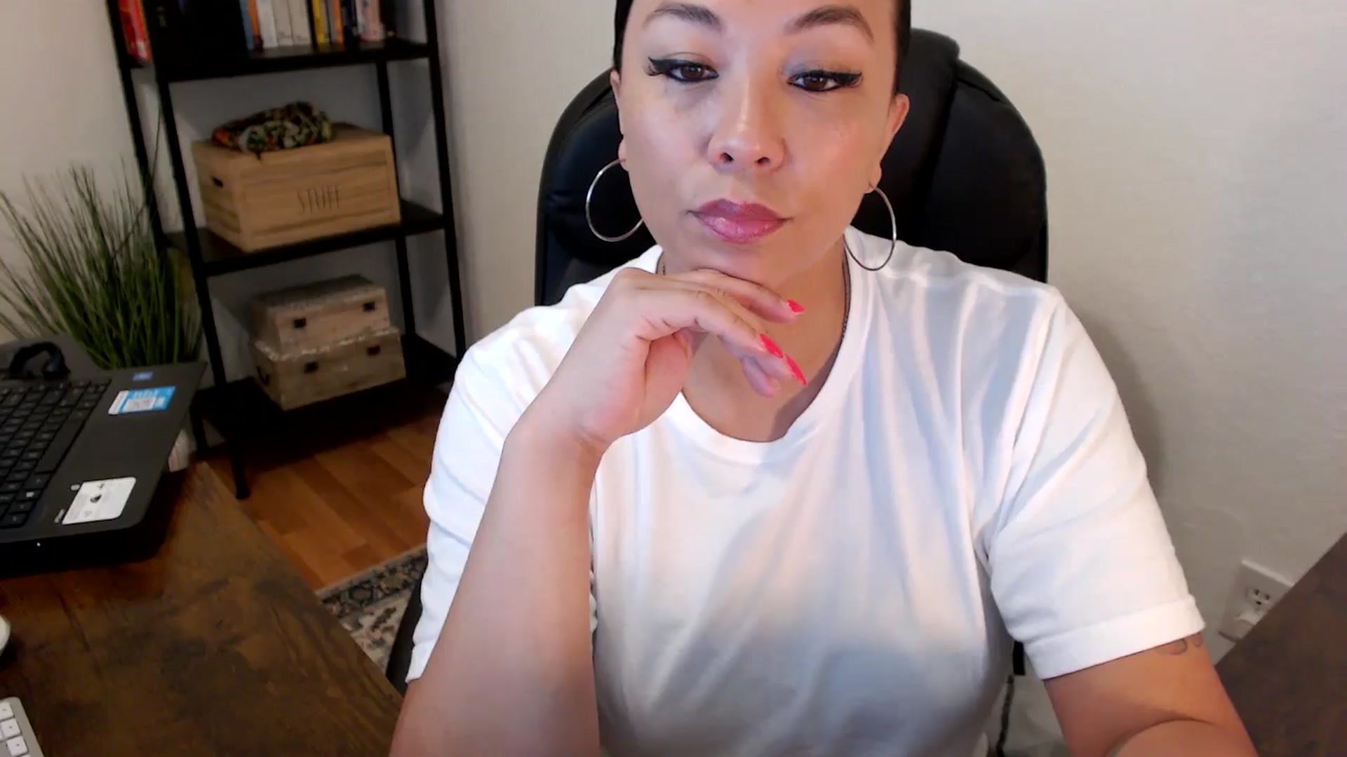 Gallery image thumbnail from MickaylaMoon's myfreecams stream on, 07/30/2024, 14:42 image 10 of 20