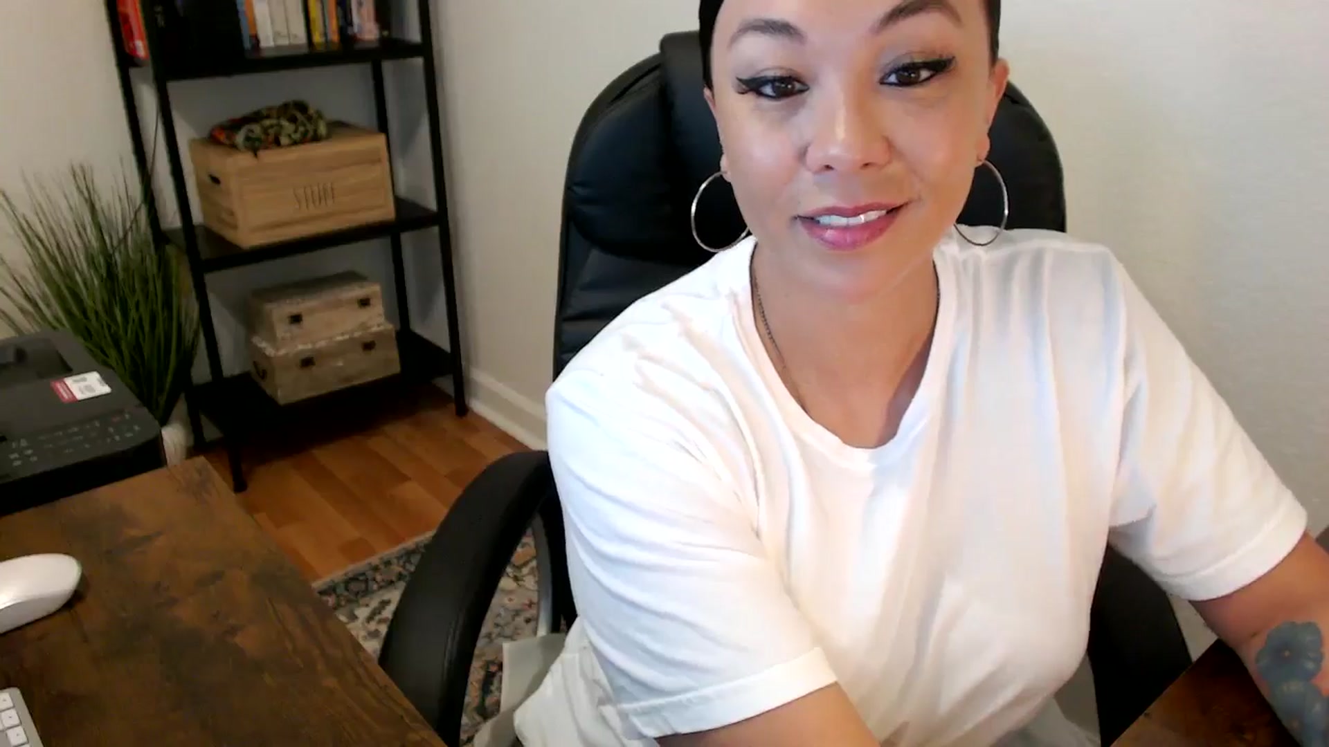 Gallery image thumbnail from MickaylaMoon's myfreecams stream on, 07/30/2024, 14:42 image 2 of 20