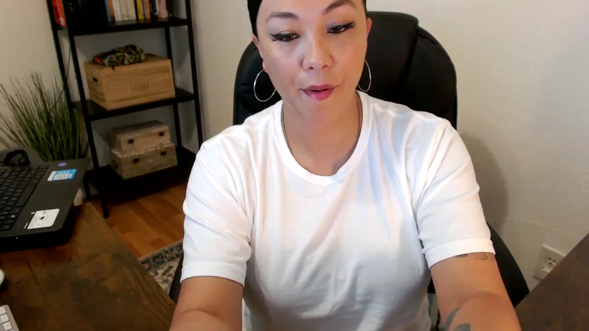 Gallery image thumbnail from MickaylaMoon's myfreecams stream on, 07/30/2024, 14:42 image 11 of 20