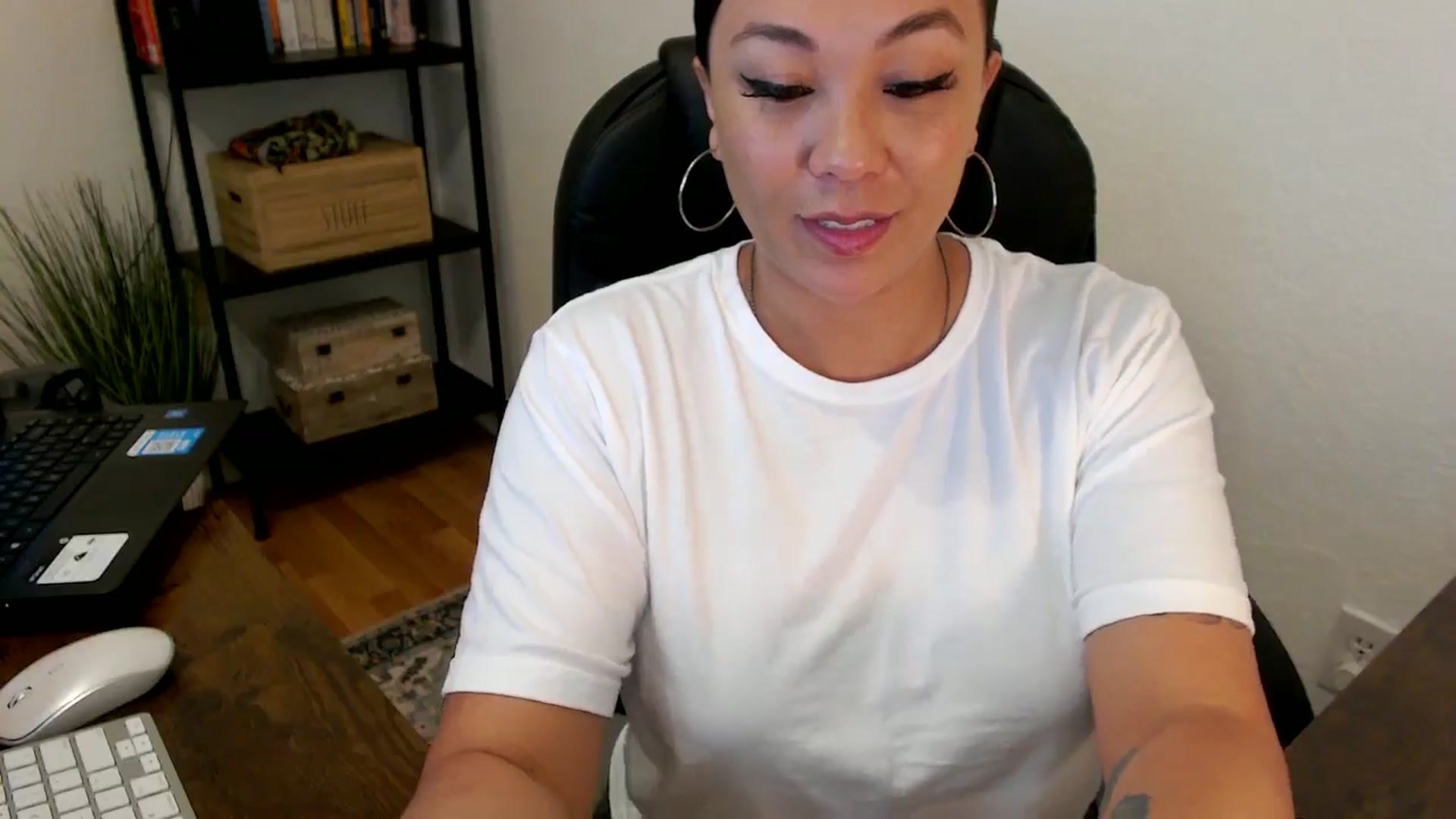 Gallery image thumbnail from MickaylaMoon's myfreecams stream on, 07/30/2024, 15:27 image 14 of 20