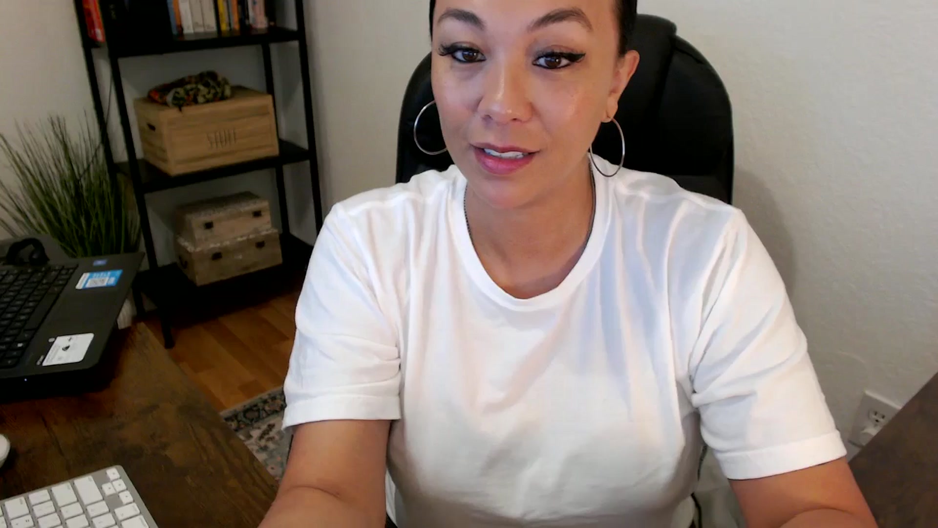 Gallery image thumbnail from MickaylaMoon's myfreecams stream on, 07/30/2024, 15:27 image 13 of 20