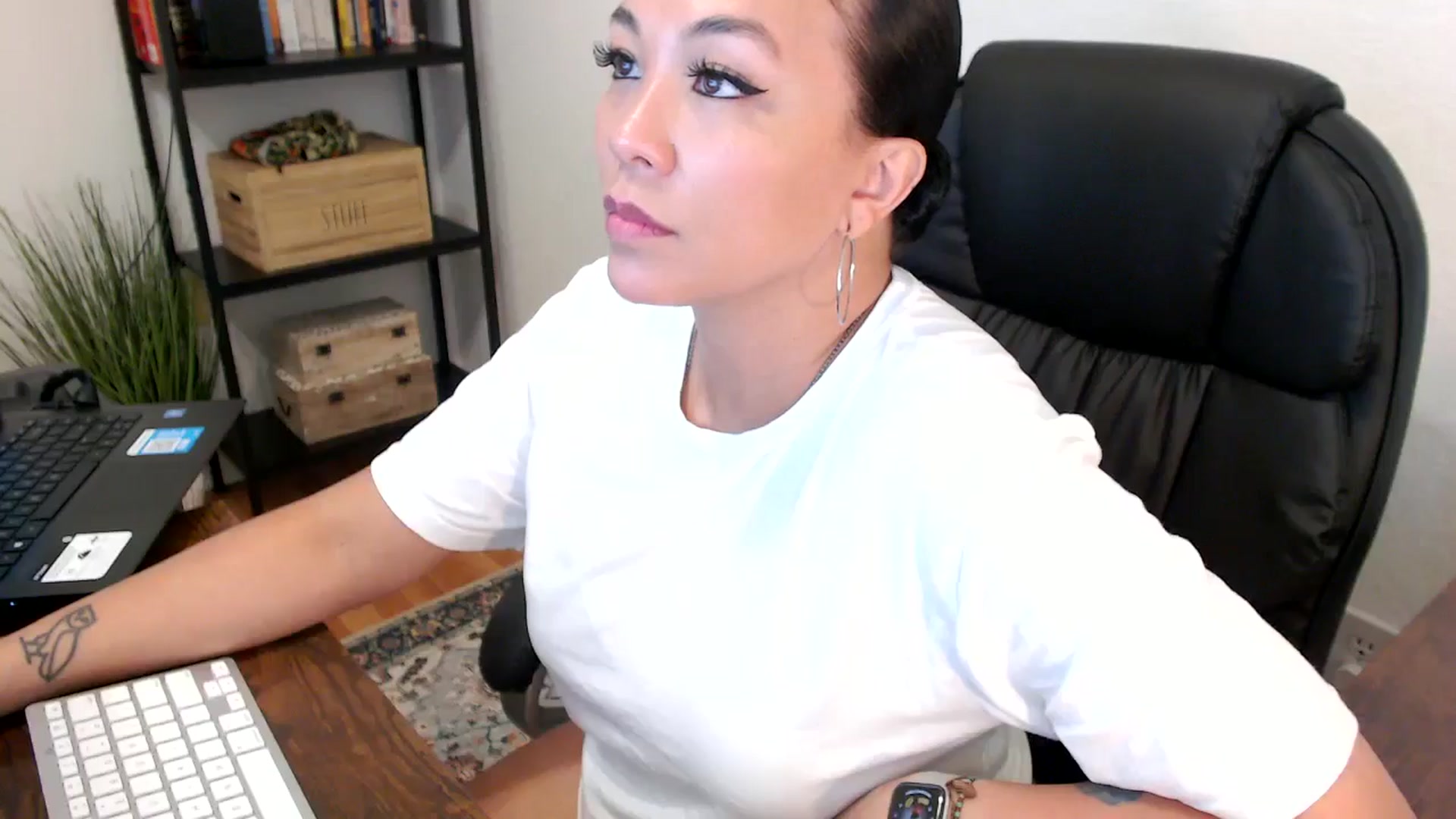 Gallery image thumbnail from MickaylaMoon's myfreecams stream on, 07/30/2024, 17:21 image 12 of 20