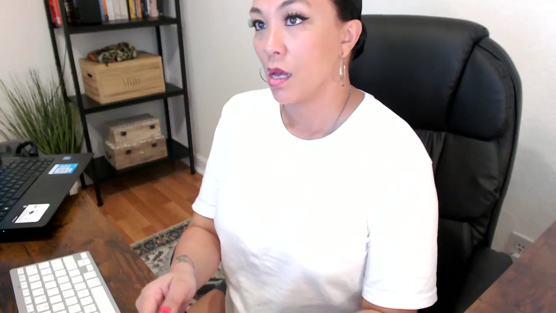 Gallery image thumbnail from MickaylaMoon's myfreecams stream on, 07/30/2024, 17:21 image 7 of 20