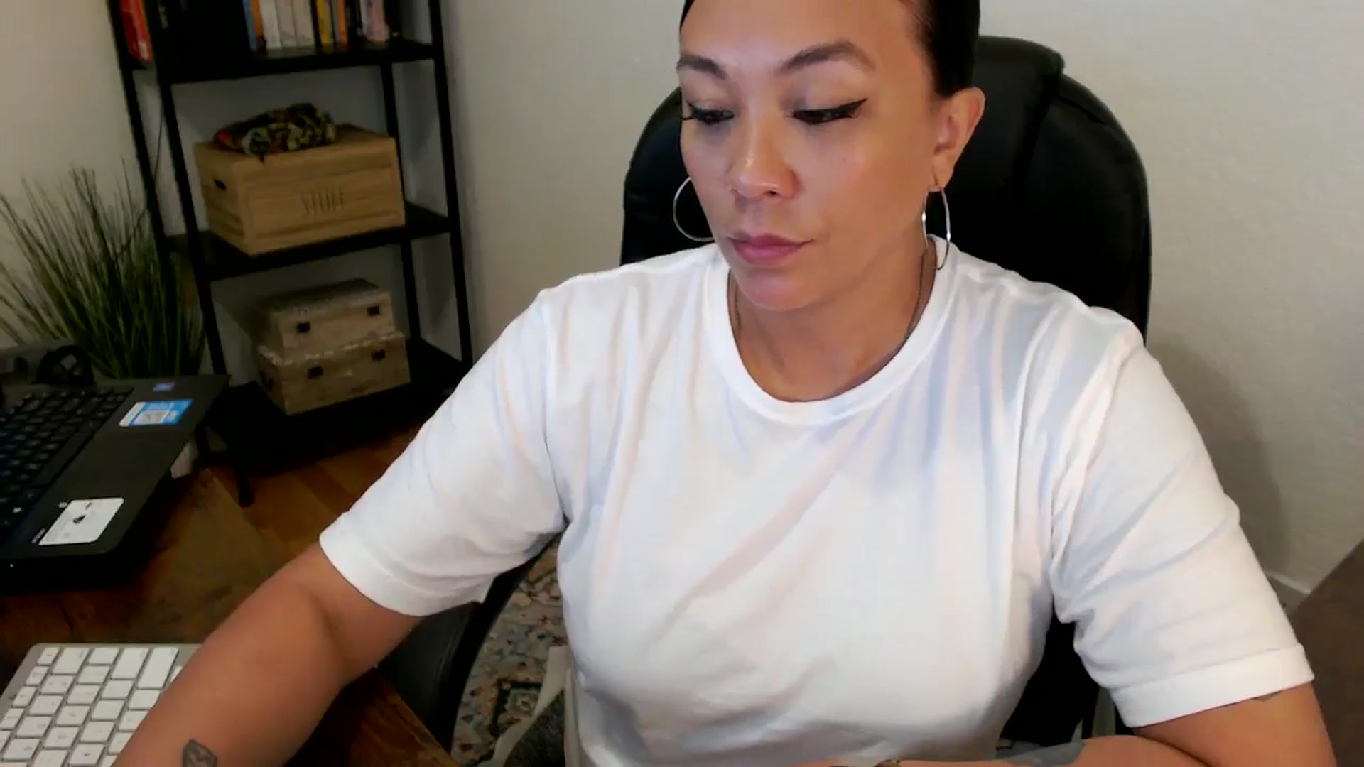 Gallery image thumbnail from MickaylaMoon's myfreecams stream on, 07/30/2024, 17:21 image 20 of 20