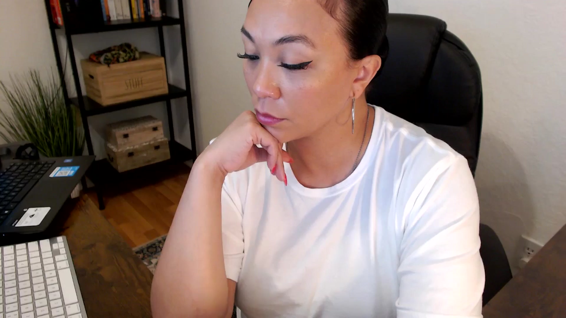 Gallery image thumbnail from MickaylaMoon's myfreecams stream on, 07/30/2024, 17:21 image 2 of 20