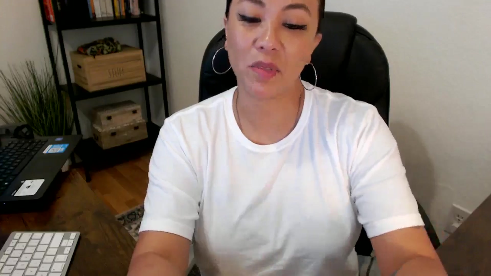 Gallery image thumbnail from MickaylaMoon's myfreecams stream on, 07/30/2024, 17:40 image 4 of 20