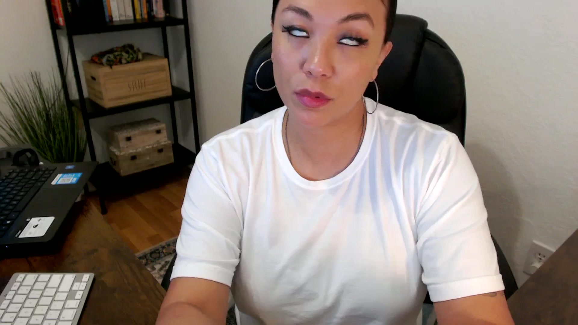 Gallery image thumbnail from MickaylaMoon's myfreecams stream on, 07/30/2024, 17:40 image 5 of 20