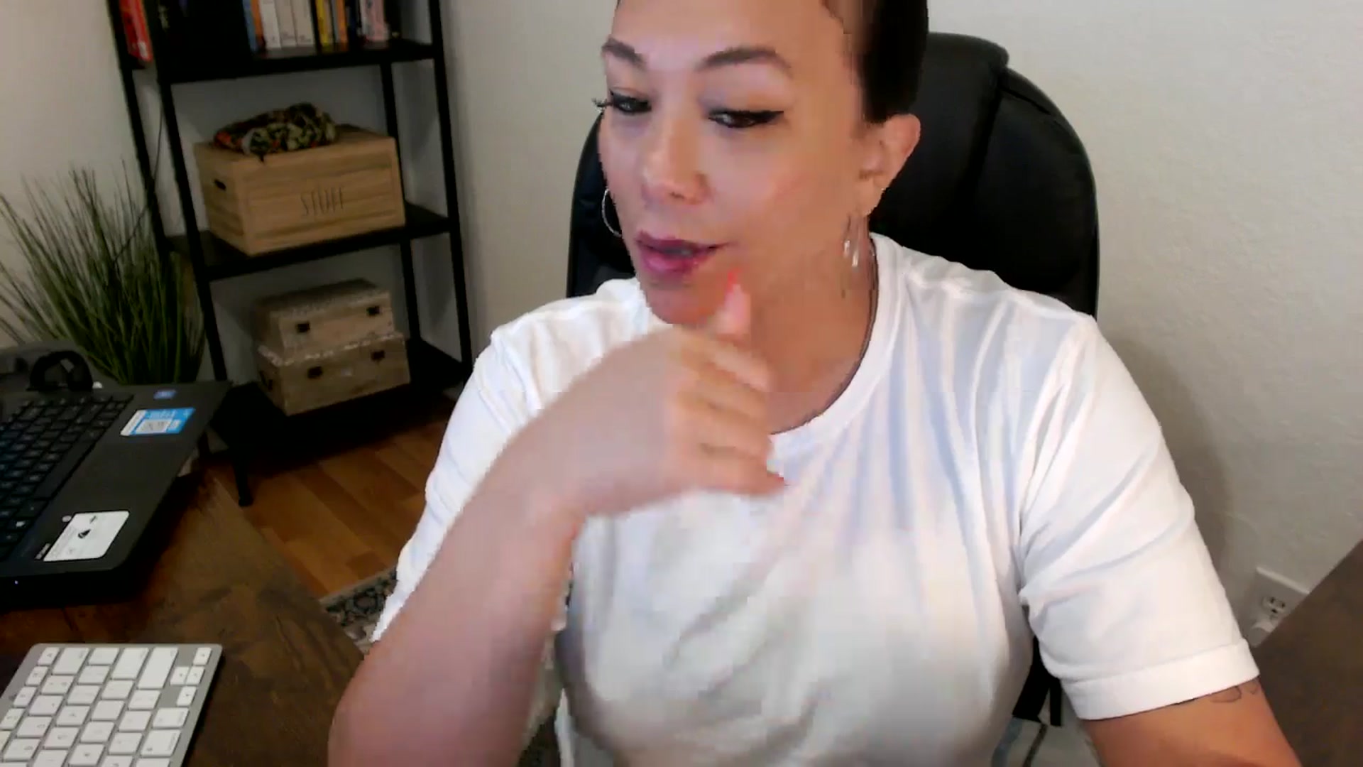 Gallery image thumbnail from MickaylaMoon's myfreecams stream on, 07/30/2024, 17:40 image 6 of 20