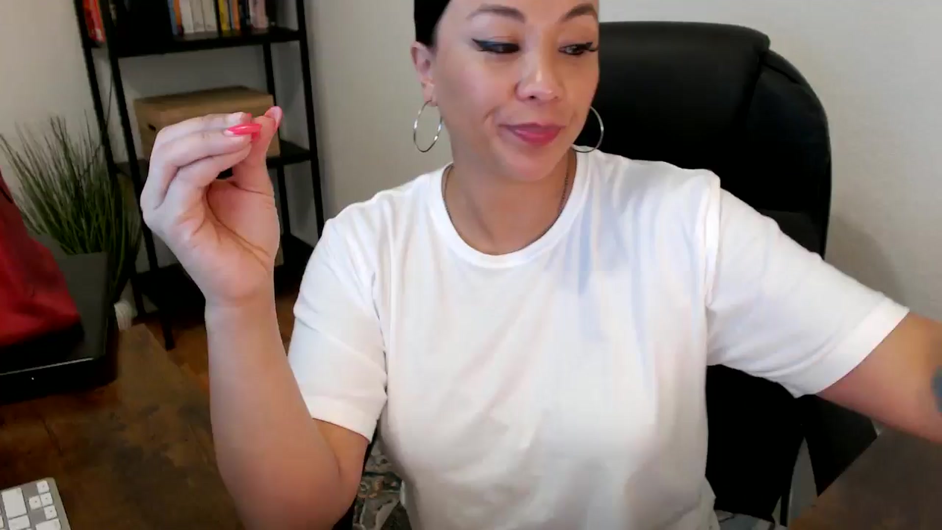Gallery image thumbnail from MickaylaMoon's myfreecams stream on, 07/30/2024, 19:56 image 1 of 20