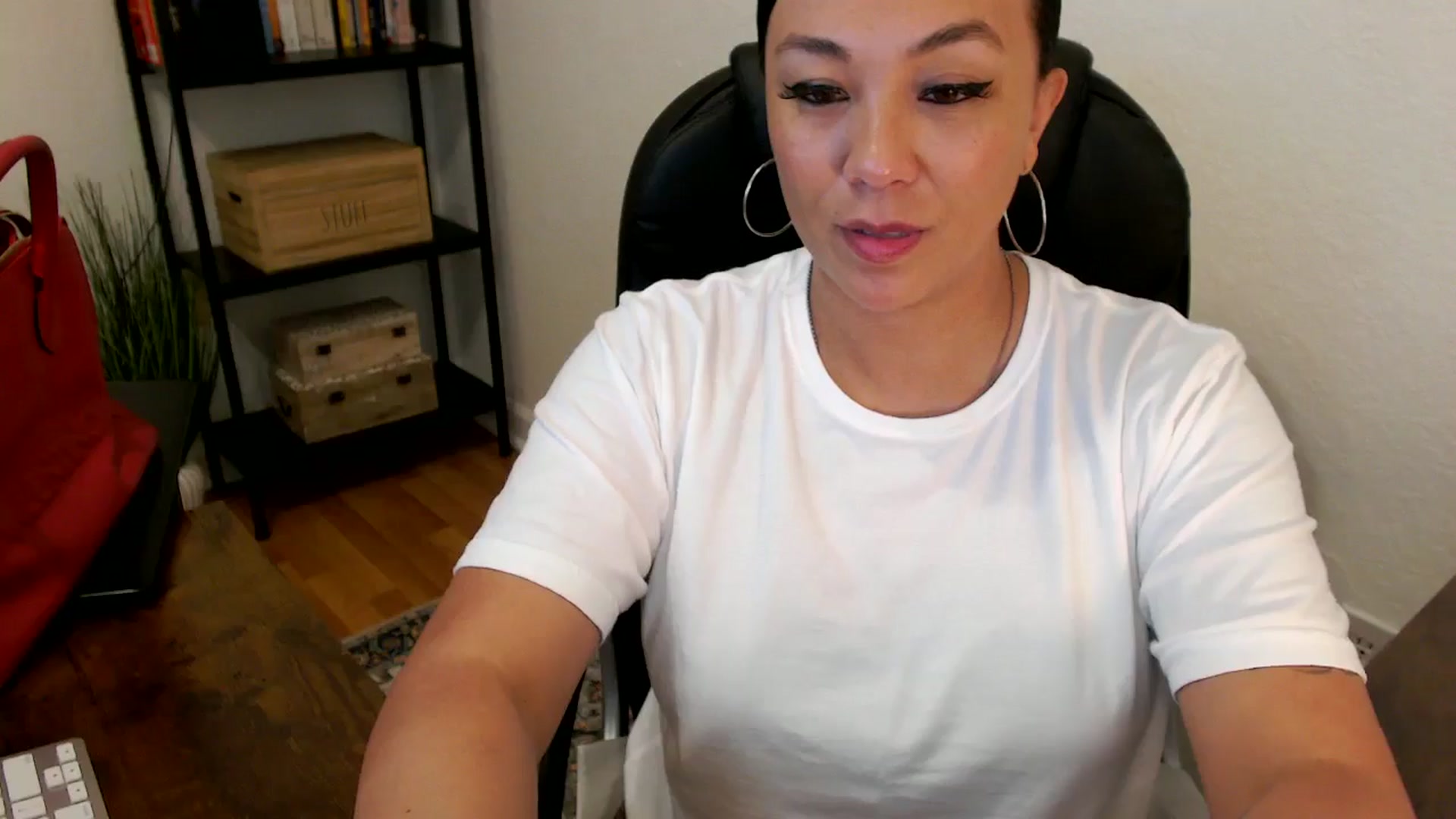 Gallery image thumbnail from MickaylaMoon's myfreecams stream on, 07/30/2024, 19:56 image 5 of 20