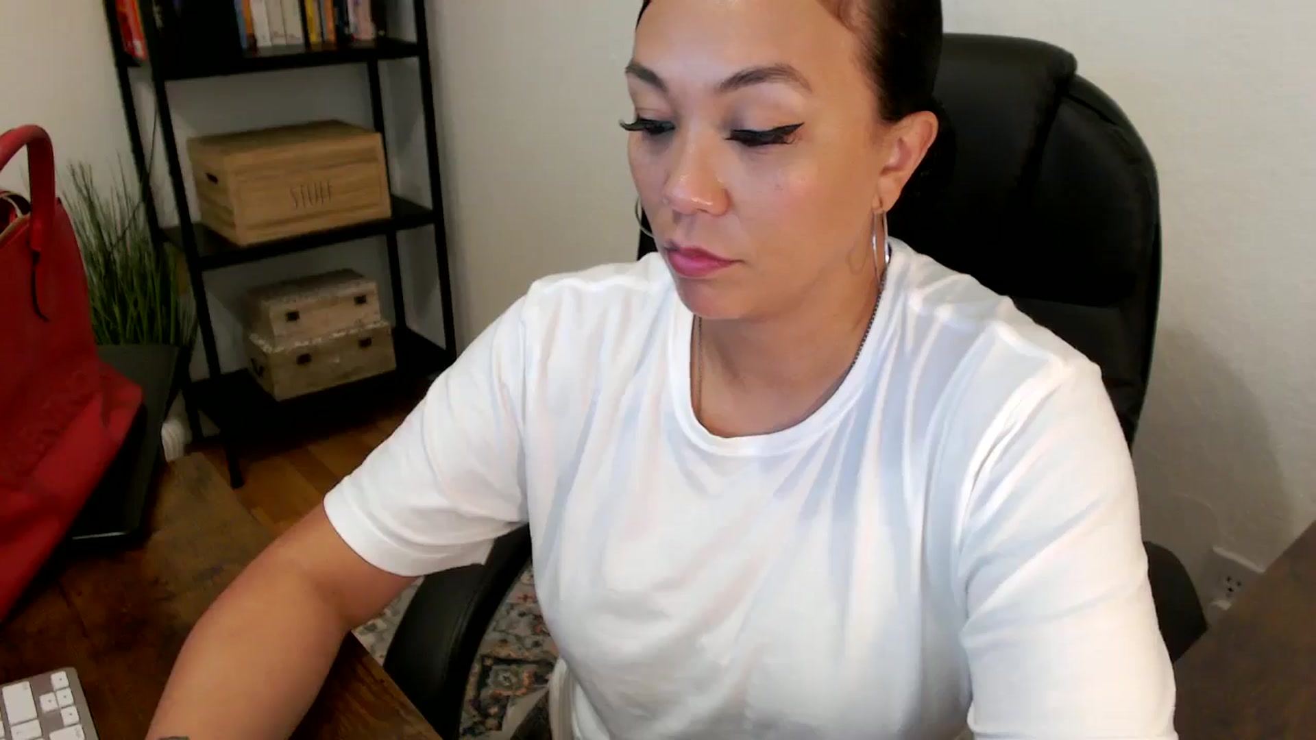 Gallery image thumbnail from MickaylaMoon's myfreecams stream on, 07/30/2024, 19:56 image 14 of 20