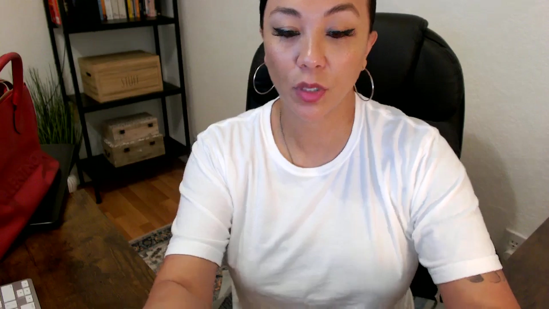 Gallery image thumbnail from MickaylaMoon's myfreecams stream on, 07/30/2024, 19:56 image 17 of 20