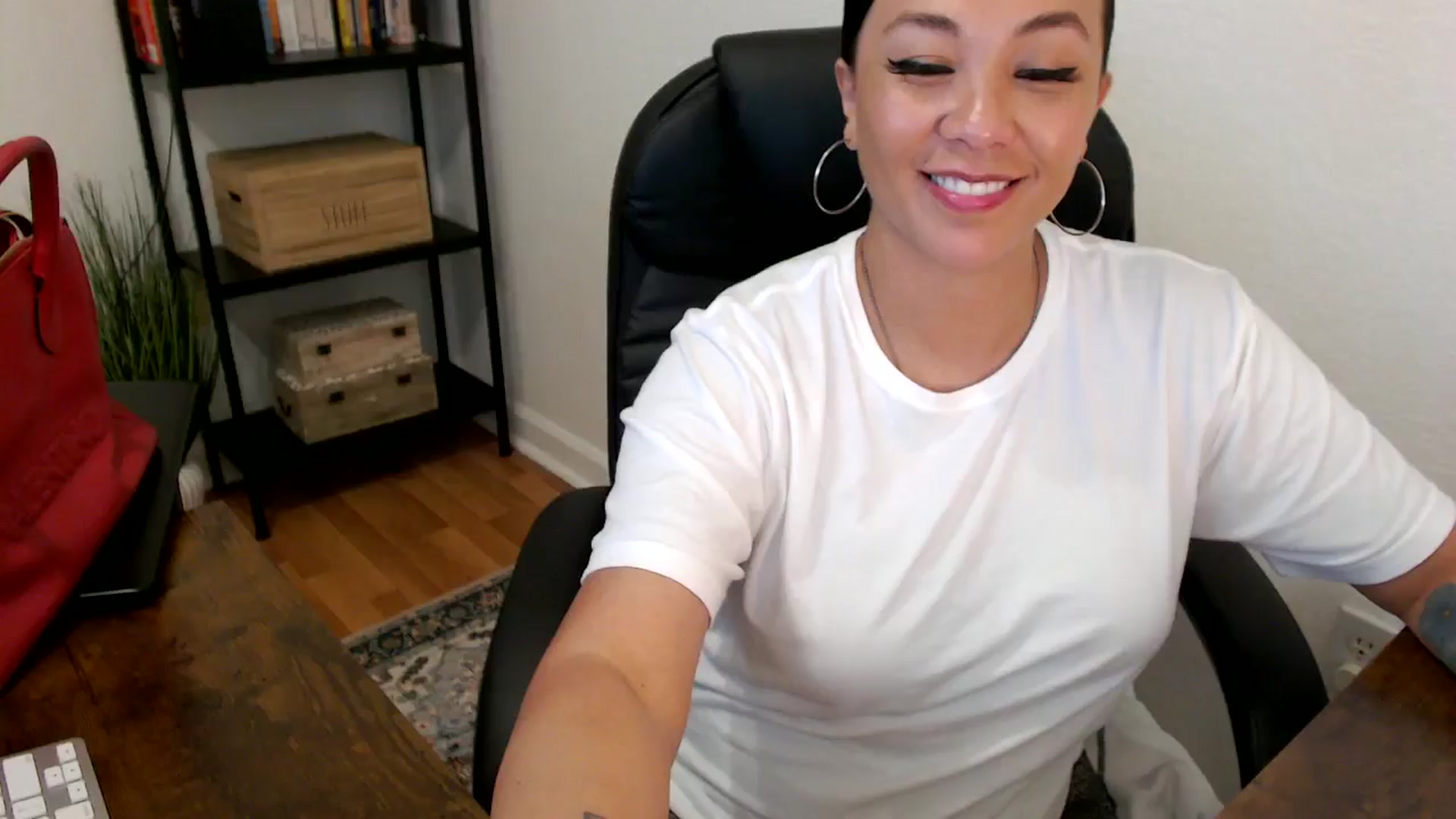 Gallery image thumbnail from MickaylaMoon's myfreecams stream on, 07/30/2024, 19:56 image 7 of 20