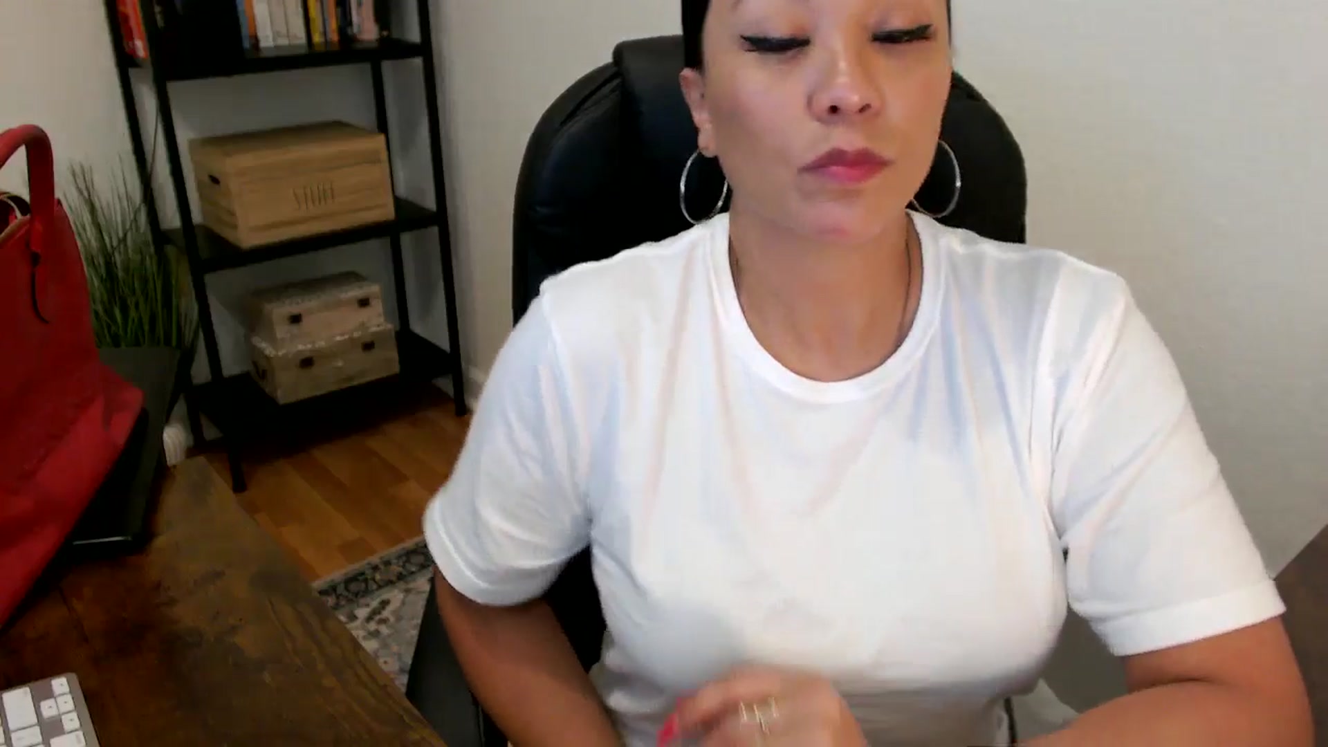 Gallery image thumbnail from MickaylaMoon's myfreecams stream on, 07/30/2024, 19:56 image 8 of 20