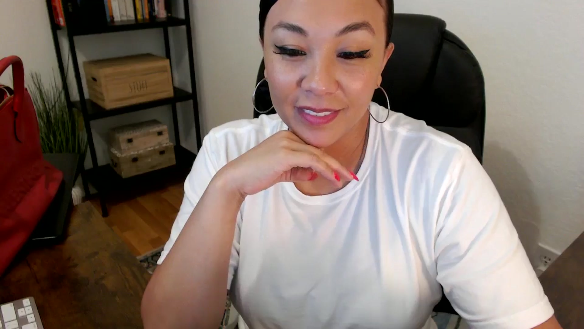 Gallery image thumbnail from MickaylaMoon's myfreecams stream on, 07/30/2024, 19:56 image 13 of 20