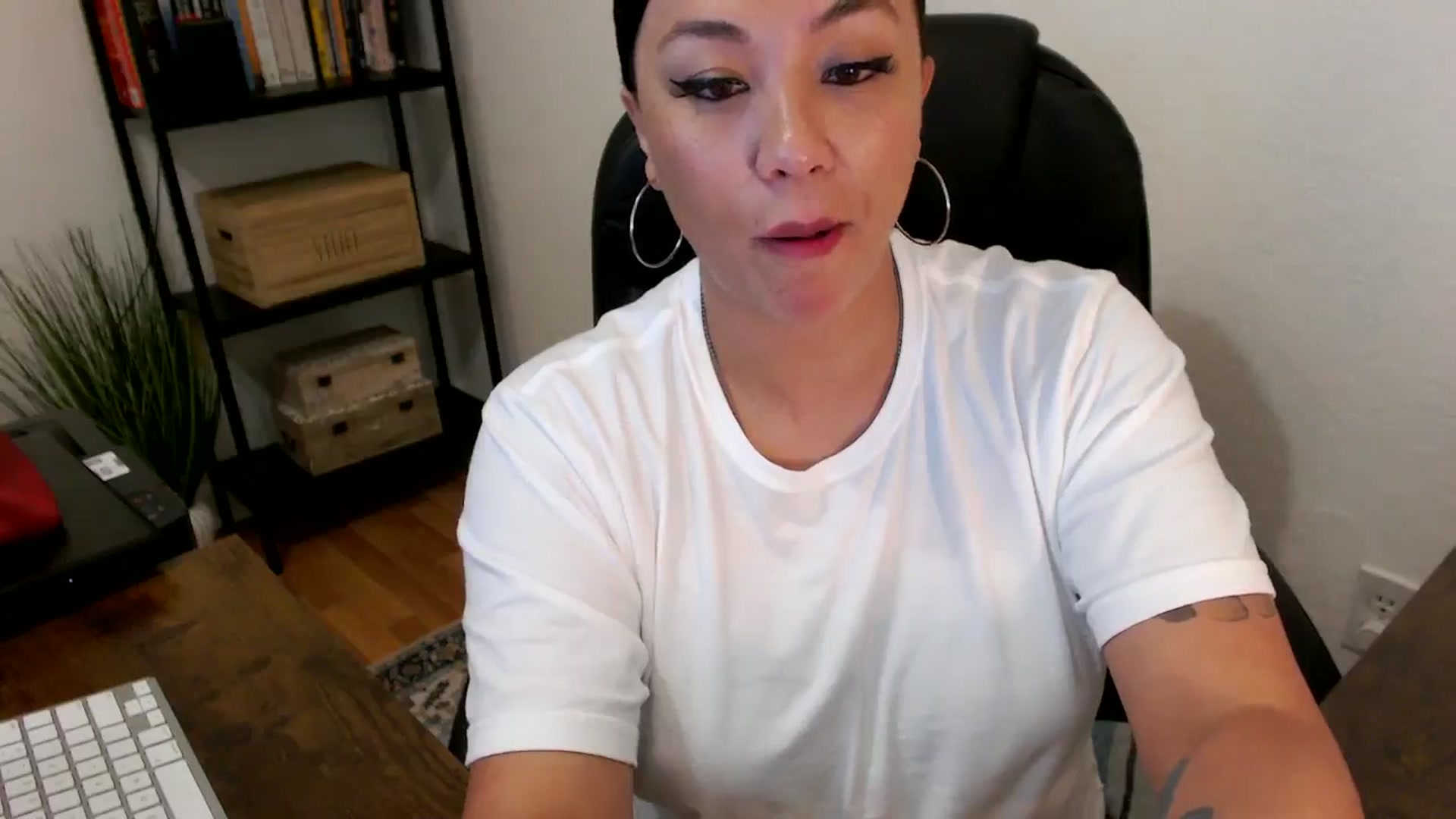 Gallery image thumbnail from MickaylaMoon's myfreecams stream on, 07/30/2024, 21:33 image 15 of 20